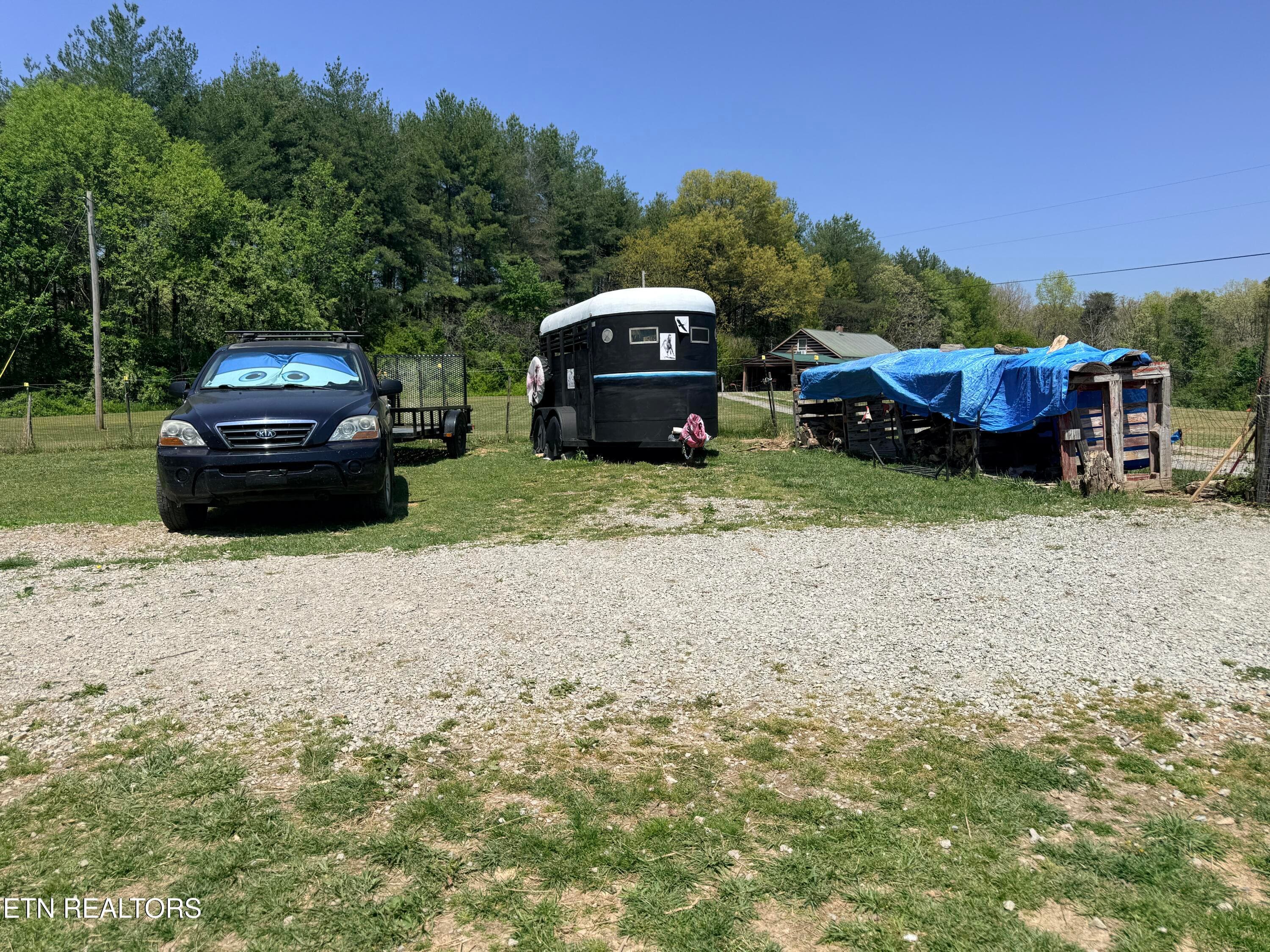 IMG_3931 - 174 Claude Howard Rd, Deer Lodge, TN 37726
