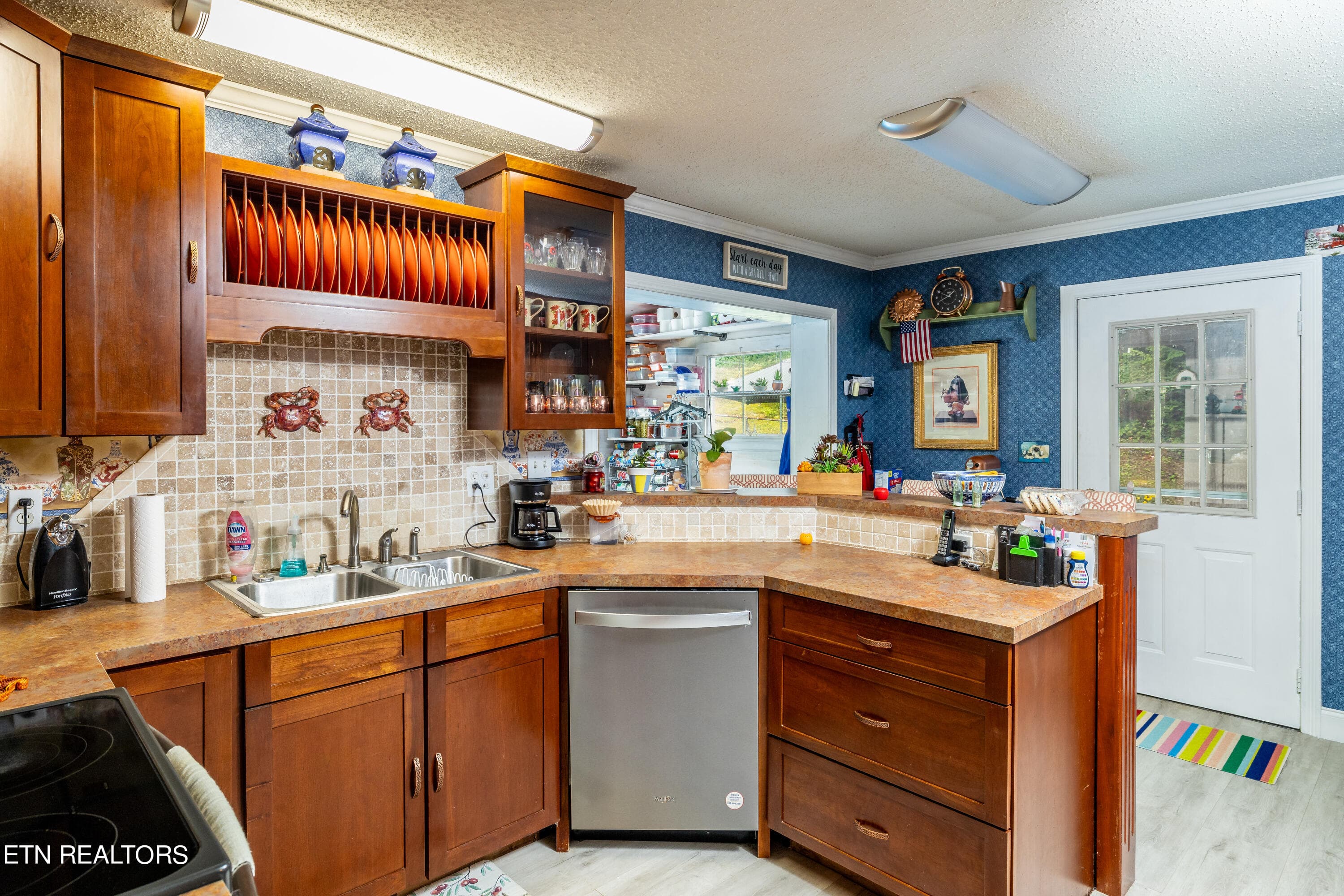 Open to Laundry - 2814 Montvale Rd, Maryville, TN 37803