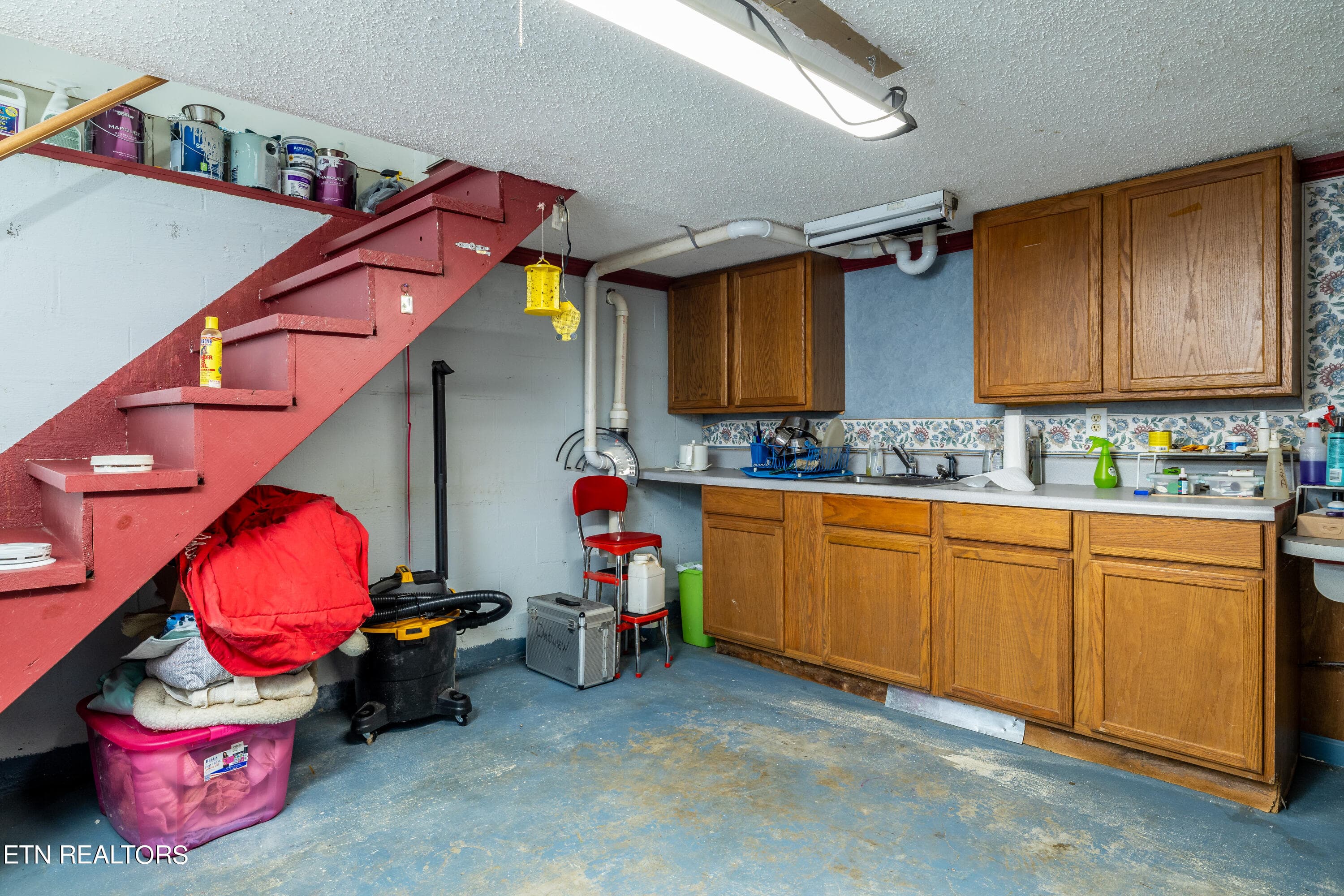 Downstairs Kennel Area - 2814 Montvale Rd, Maryville, TN 37803