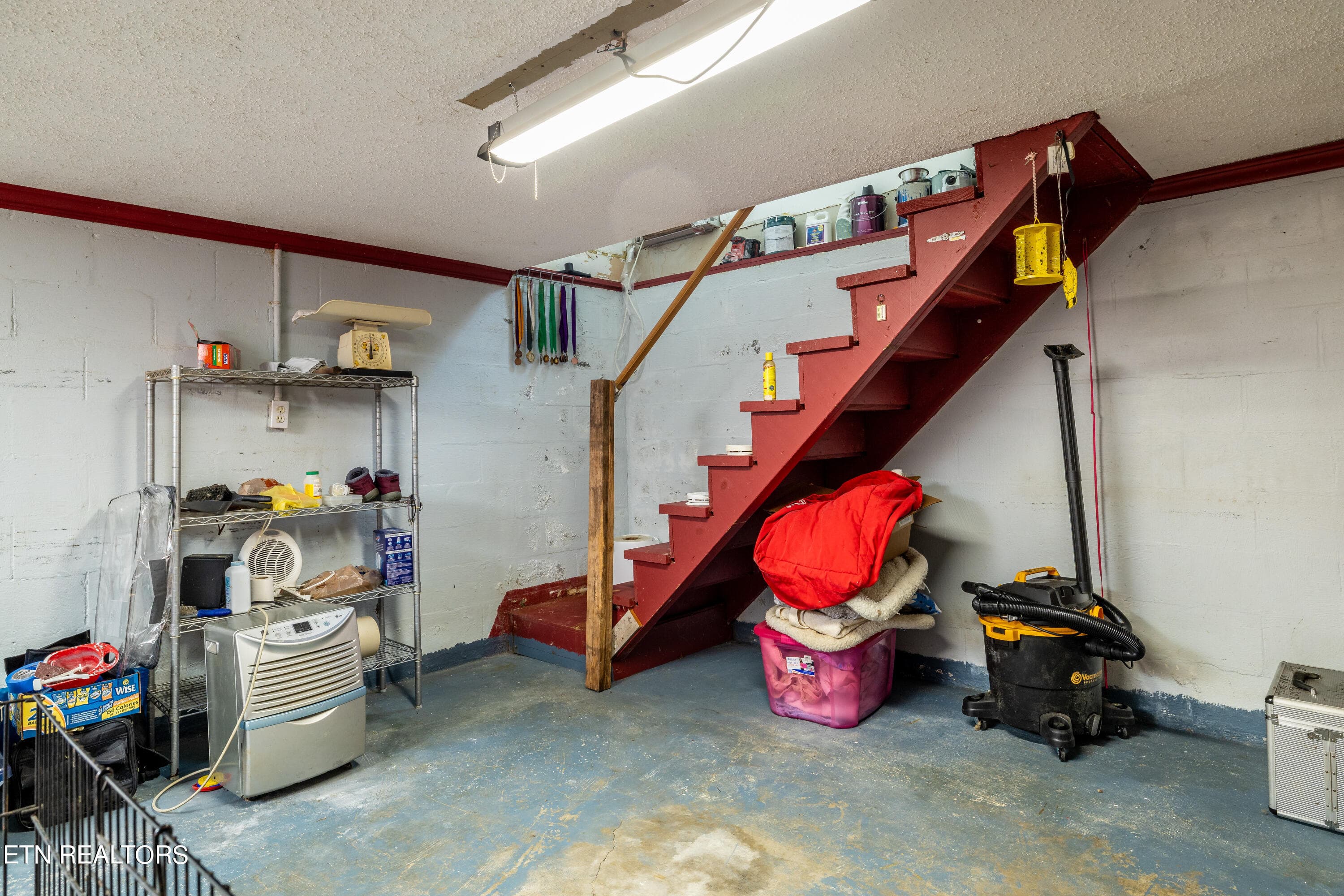 OR Laundry Could be moved Down - 2814 Montvale Rd, Maryville, TN 37803