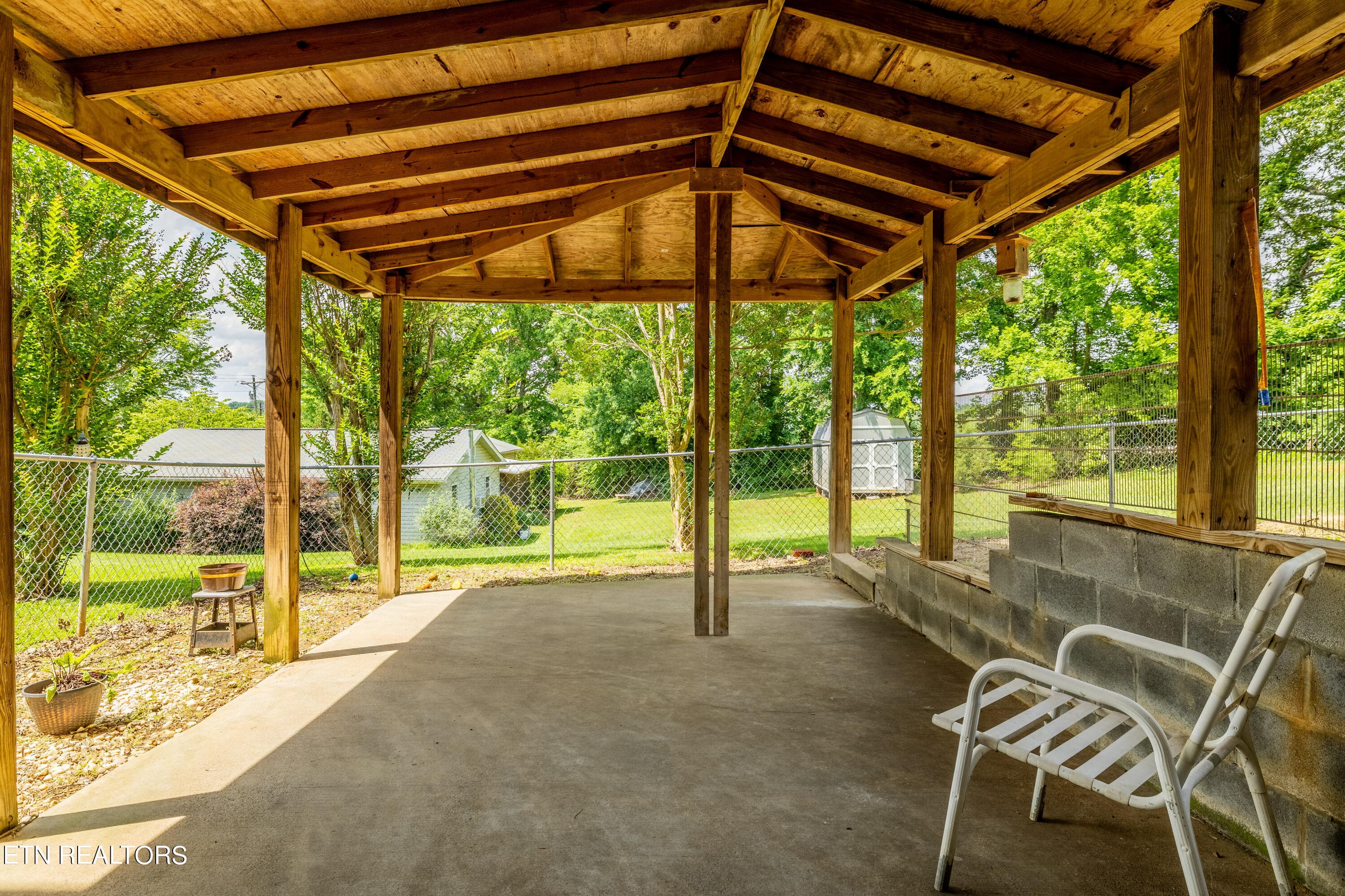 Outdoor Covered Patio - 2814 Montvale Rd, Maryville, TN 37803
