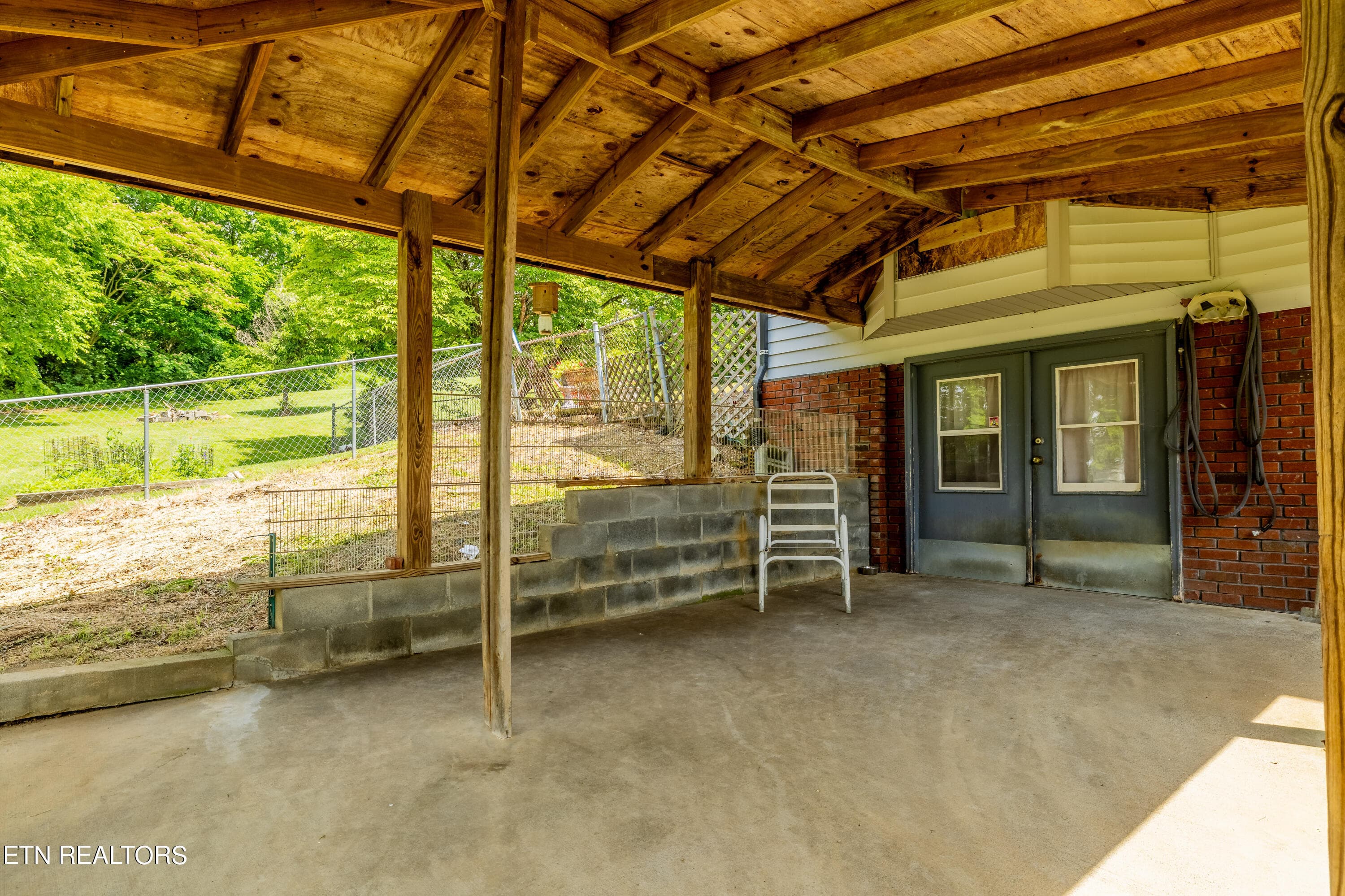 Lots of Potential - 2814 Montvale Rd, Maryville, TN 37803