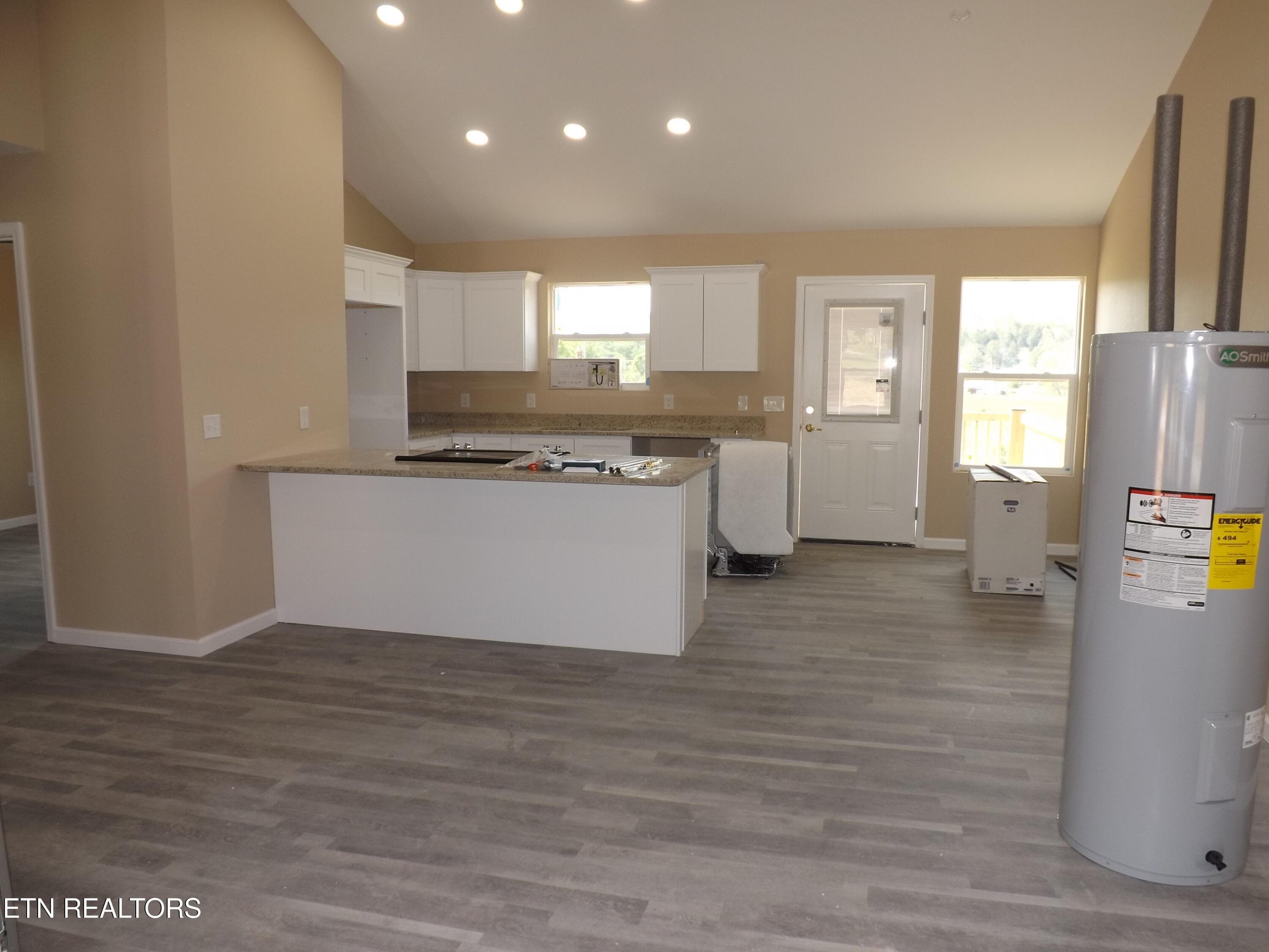 DSCF3907 - 935 Shawanee Rd, Harrogate, TN 37752