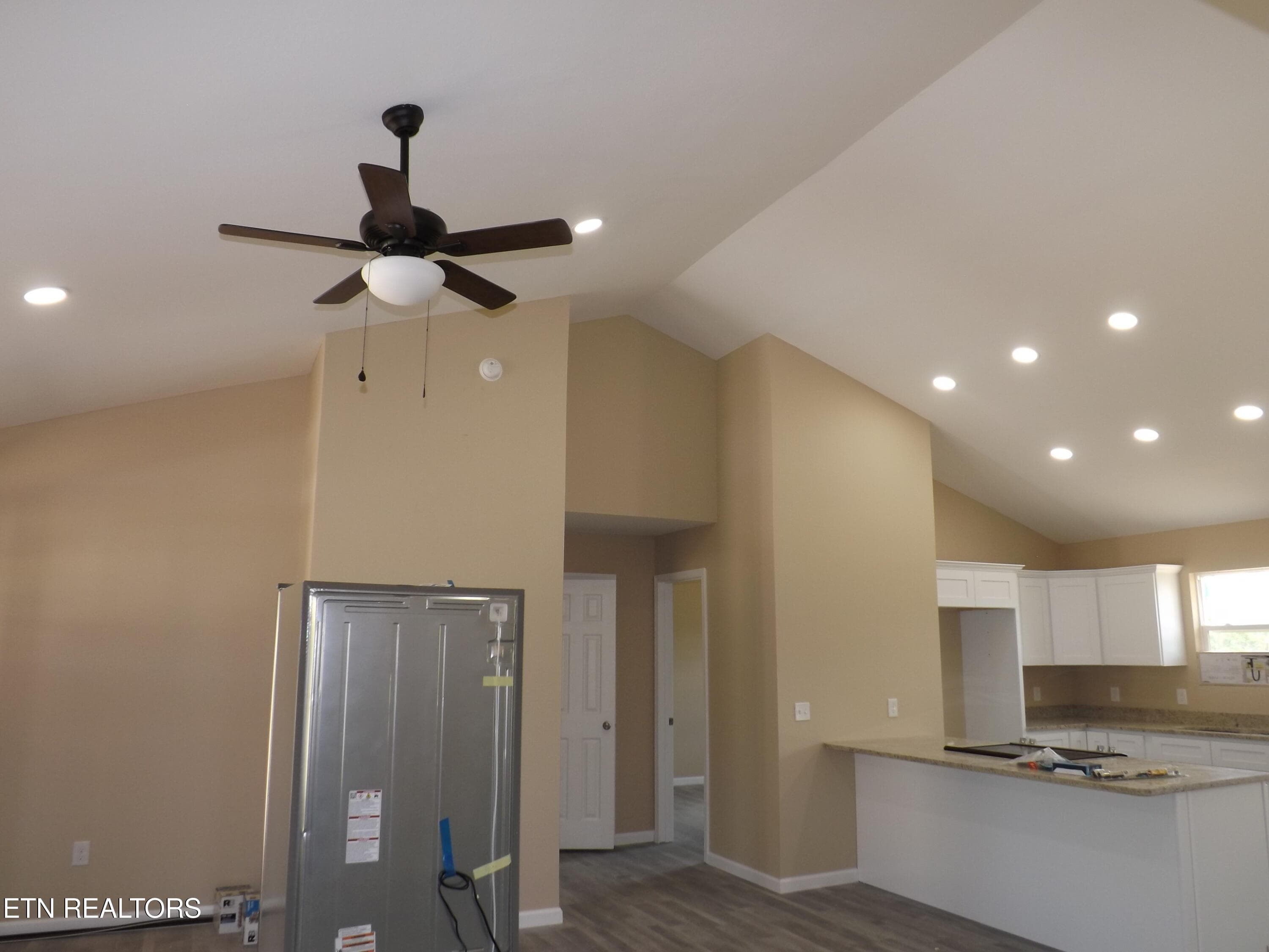 DSCF3911 - 935 Shawanee Rd, Harrogate, TN 37752