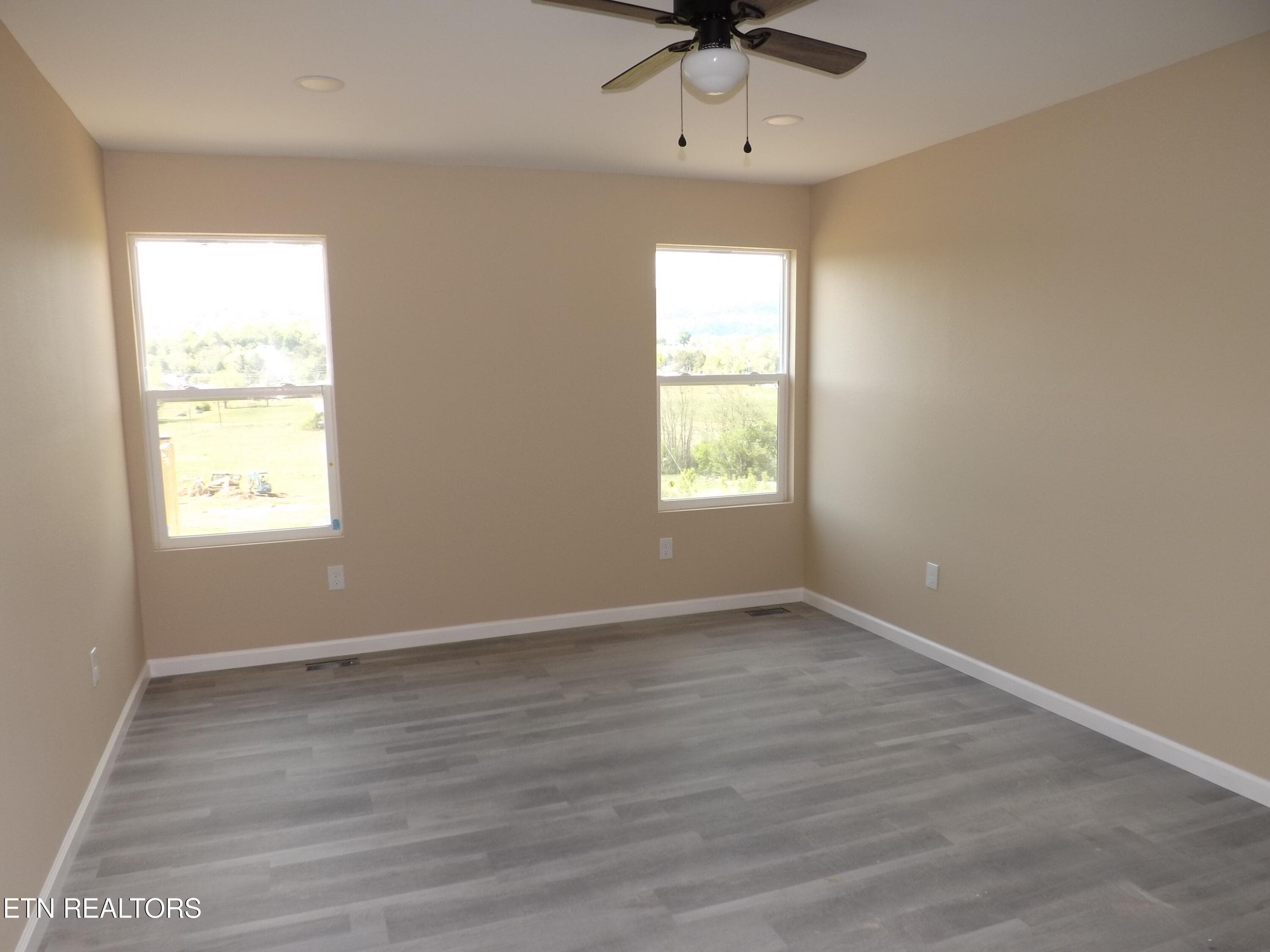 DSCF3912 - 935 Shawanee Rd, Harrogate, TN 37752
