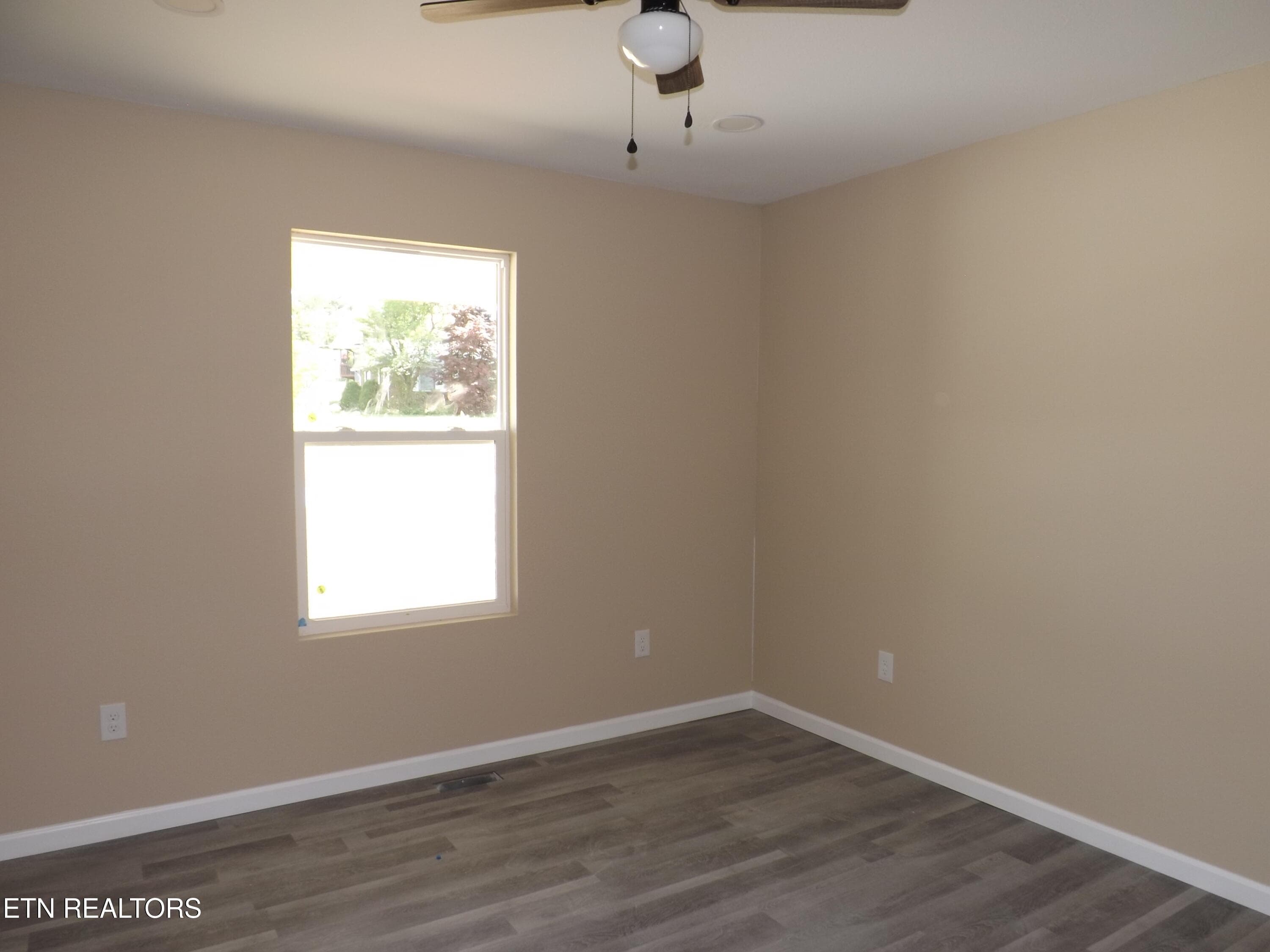 DSCF3920 - 935 Shawanee Rd, Harrogate, TN 37752