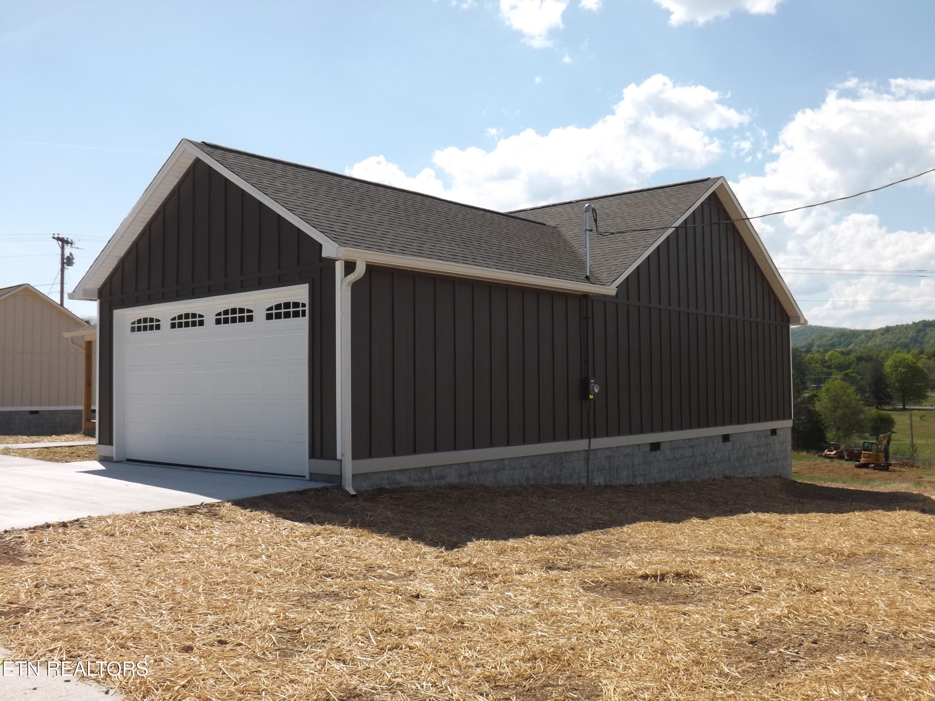 DSCF3924 - 935 Shawanee Rd, Harrogate, TN 37752