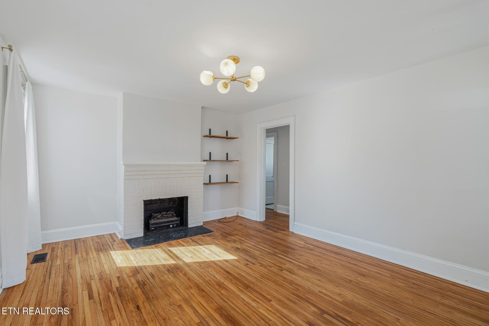 Living - 822 Radford Place, Knoxville, TN 37917, Knoxville