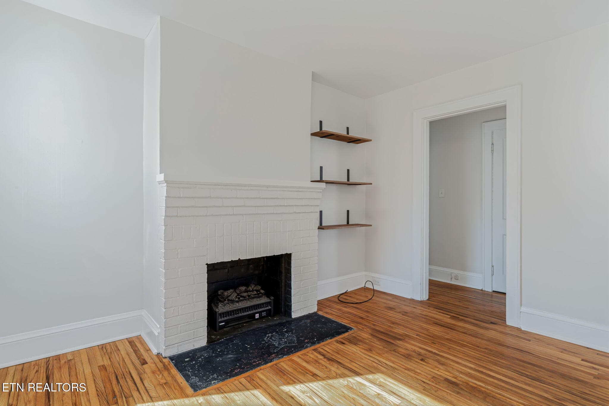 Fireplace - 822 Radford Place, Knoxville, TN 37917, Knoxville