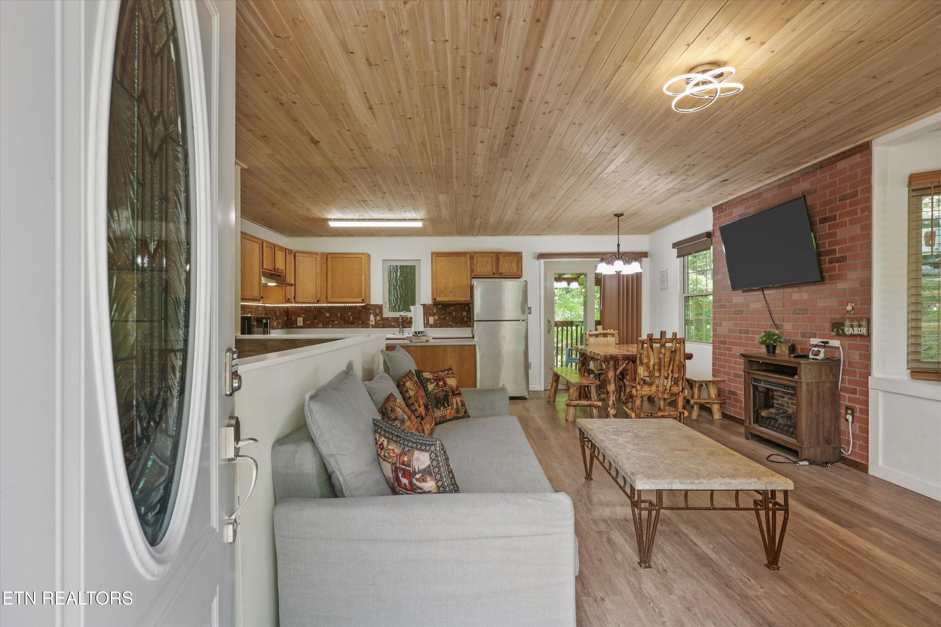 Sold Furnished - 375 Sugar Mountain Way, Pigeon Forge, TN 37863