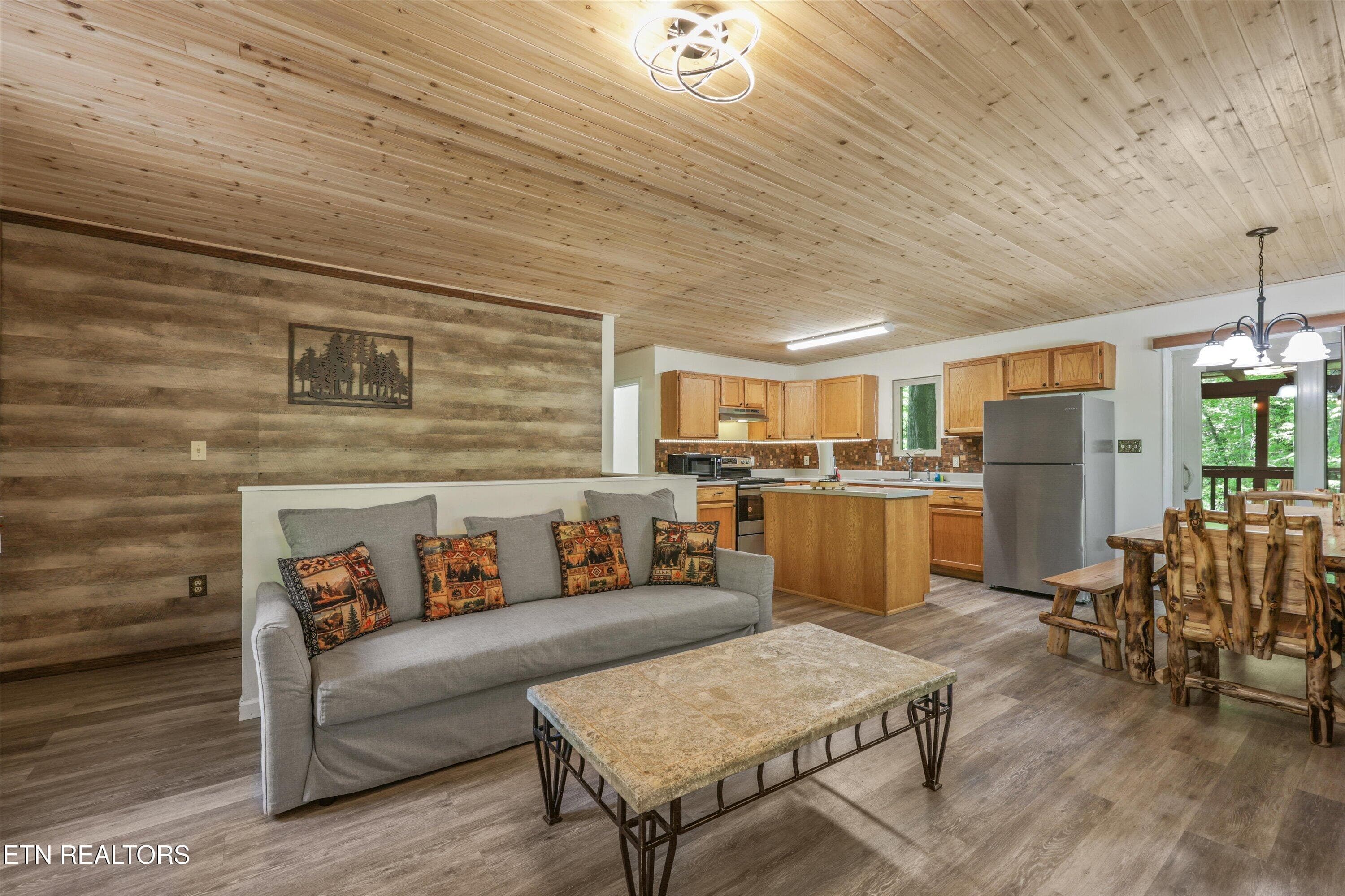 04-375 Sugar Mountain Way [2995017]-32 - 375 Sugar Mountain Way, Pigeon Forge, TN 37863