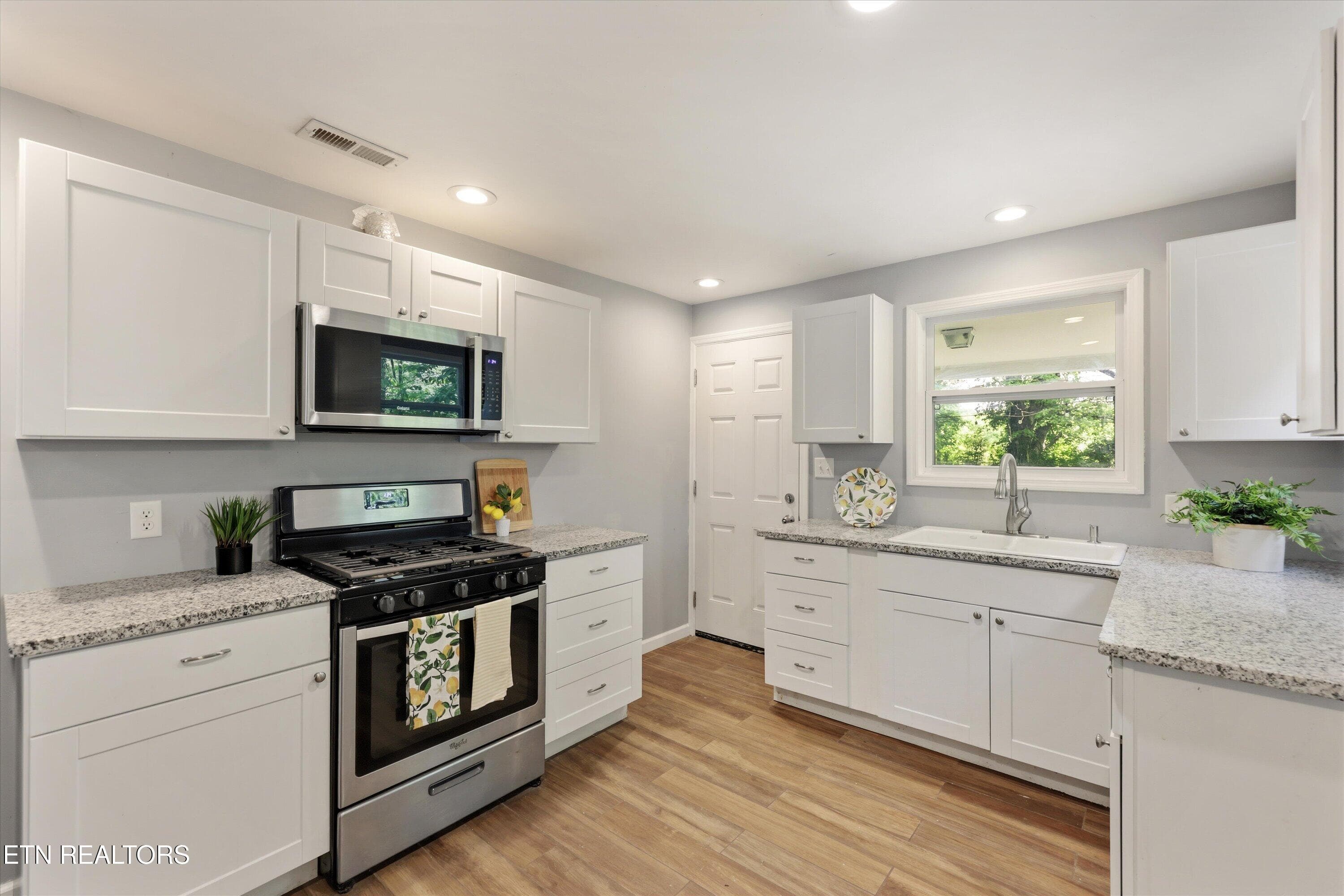11-4824 Lonas Dr 31 - 4824 Lonas Drive, Knoxville, TN 37909, Knoxville