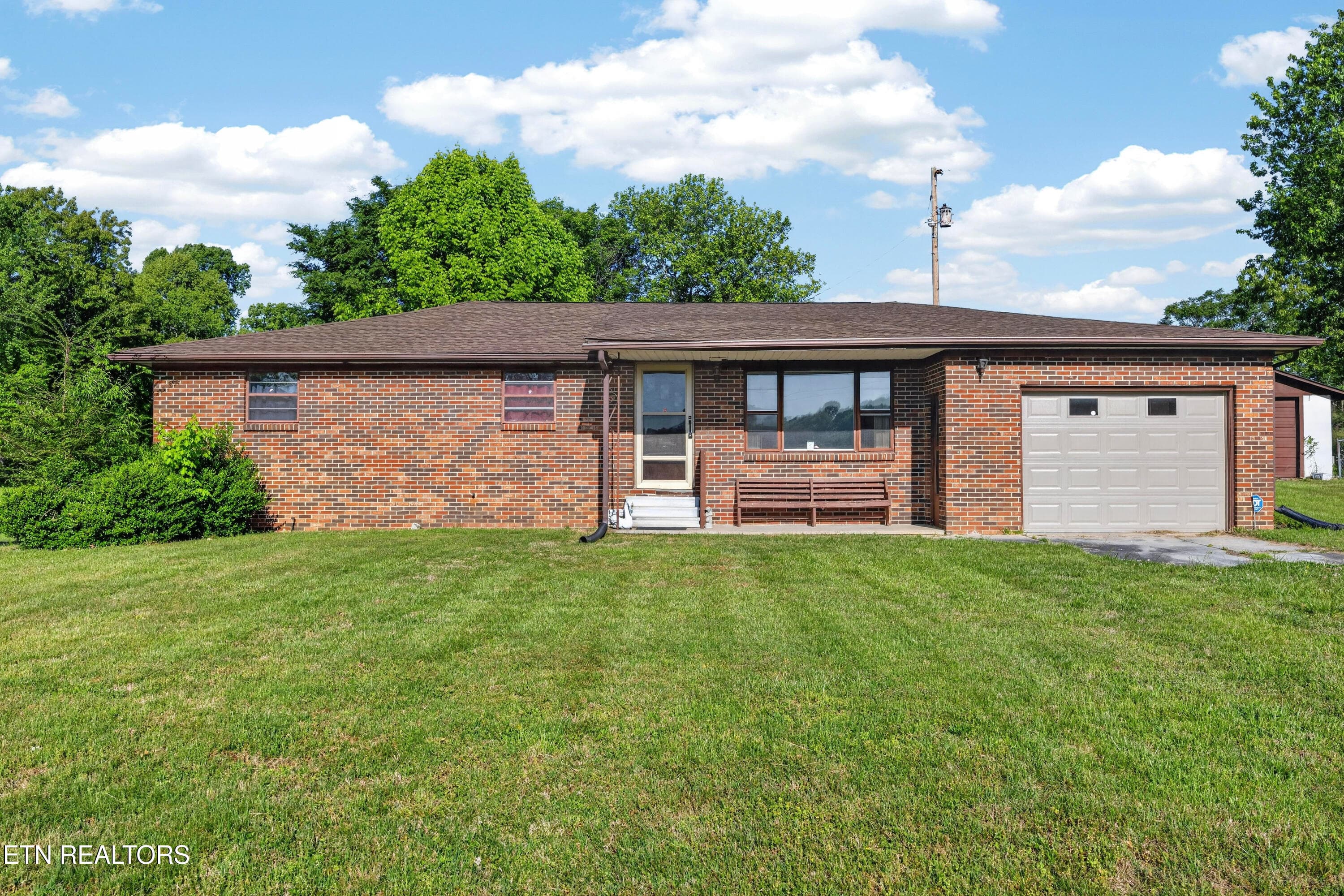 4-001_1-8N5A5618 - 1018 New Hope Rd, Hilham, TN 38568