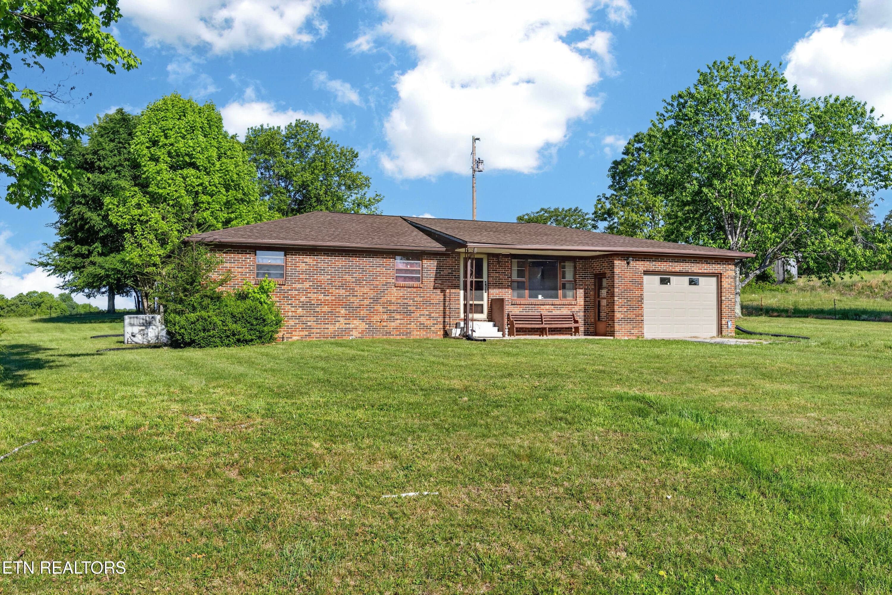 5-002_4-8N5A5624 - 1018 New Hope Rd, Hilham, TN 38568