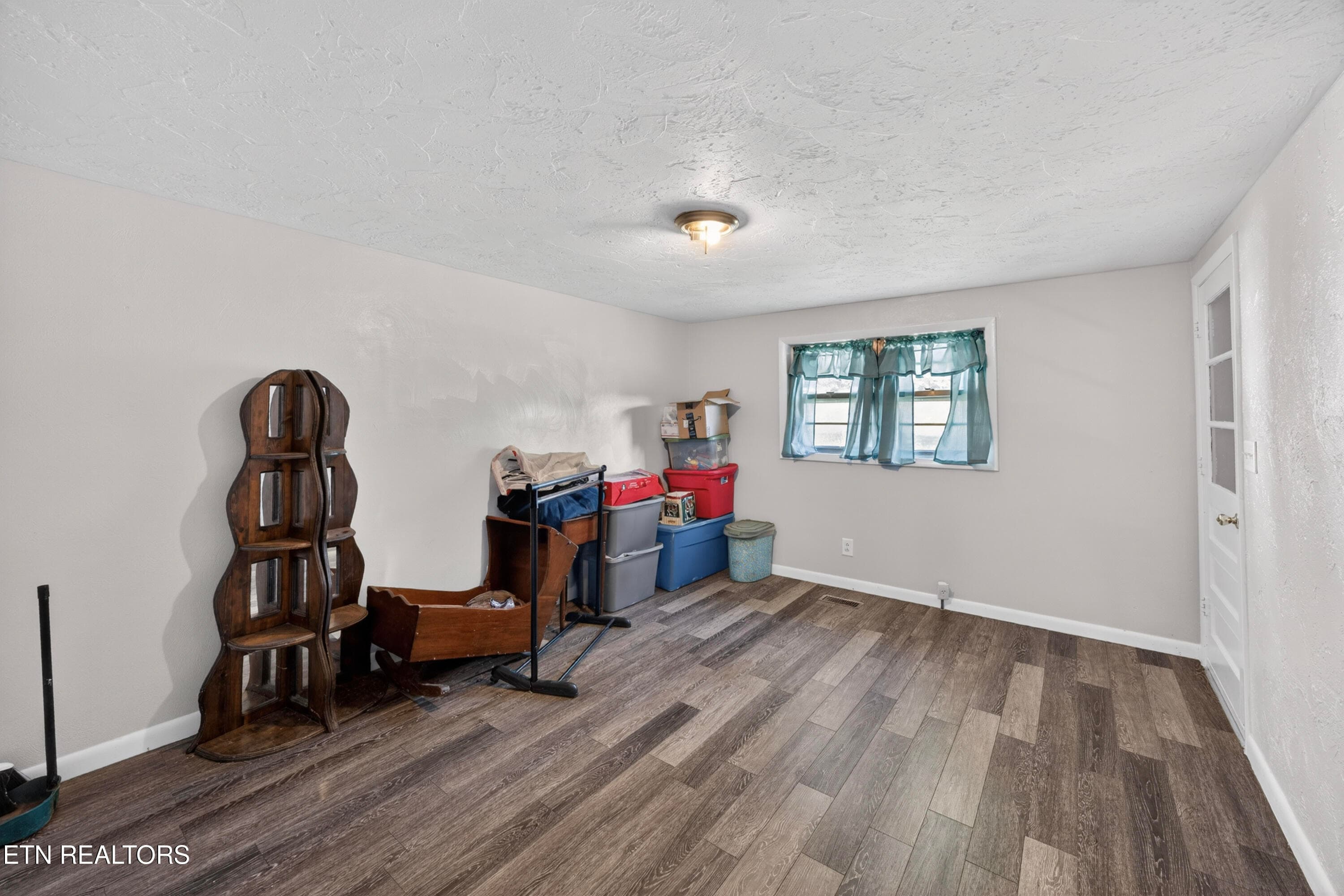 11-011_30-8N5A5674 - 1018 New Hope Rd, Hilham, TN 38568