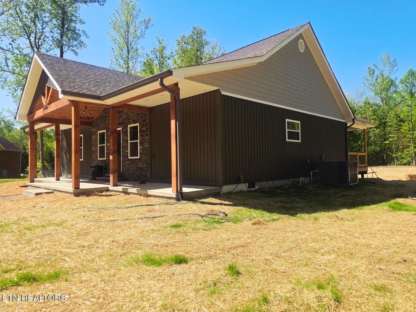 20260423_111423 - 186 Short Leaf Lane, Oneida, TN 37841