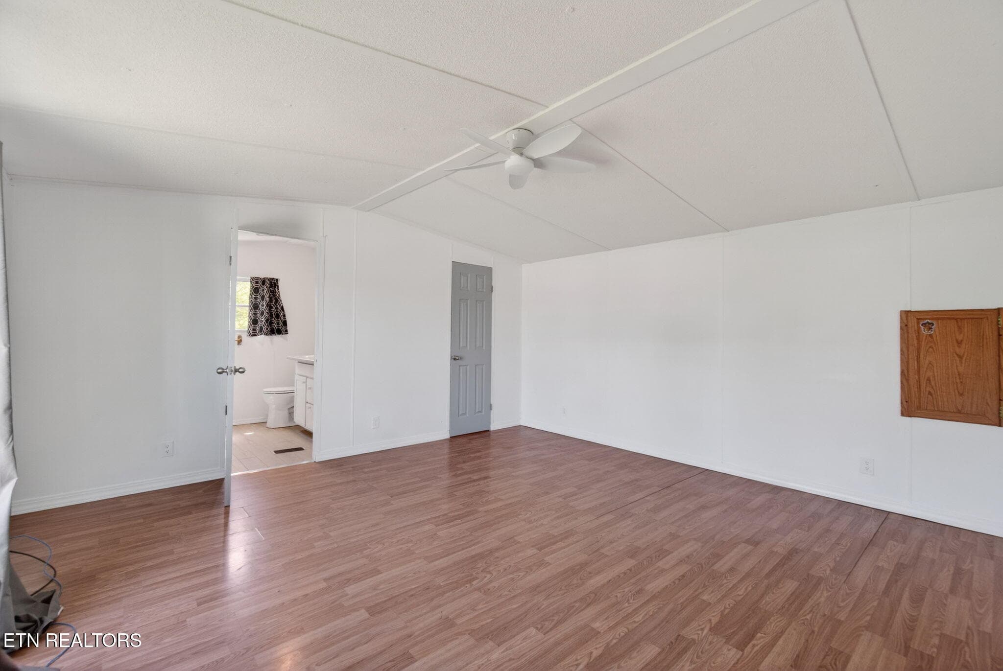 12-web-or-mls-5959 Nashville Hwy_12 - 5959 Nashville Hwy, Deer Lodge, TN 37726