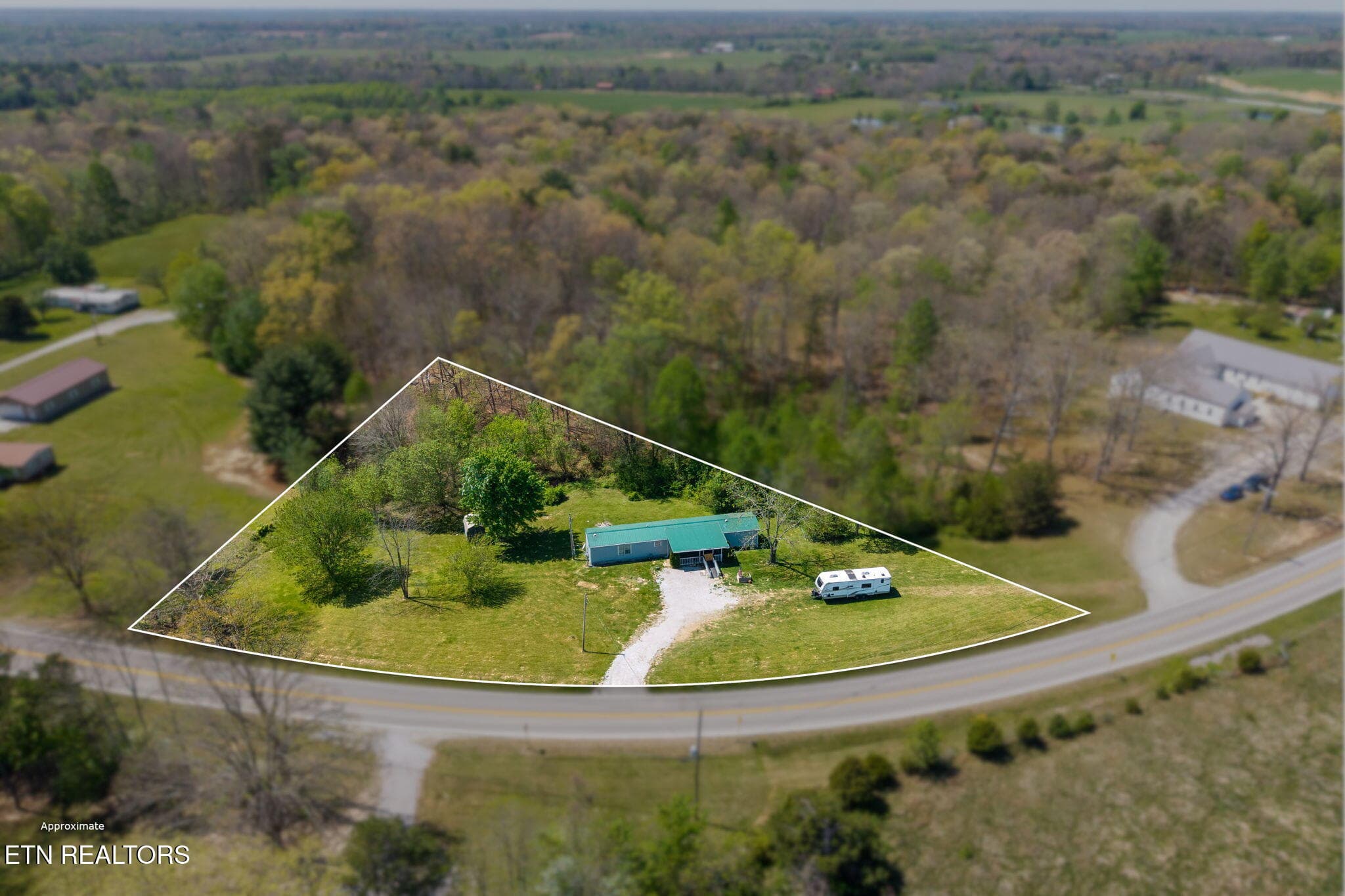 21-web-or-mls-5959 Nashville Hwy_100_Bou - 5959 Nashville Hwy, Deer Lodge, TN 37726