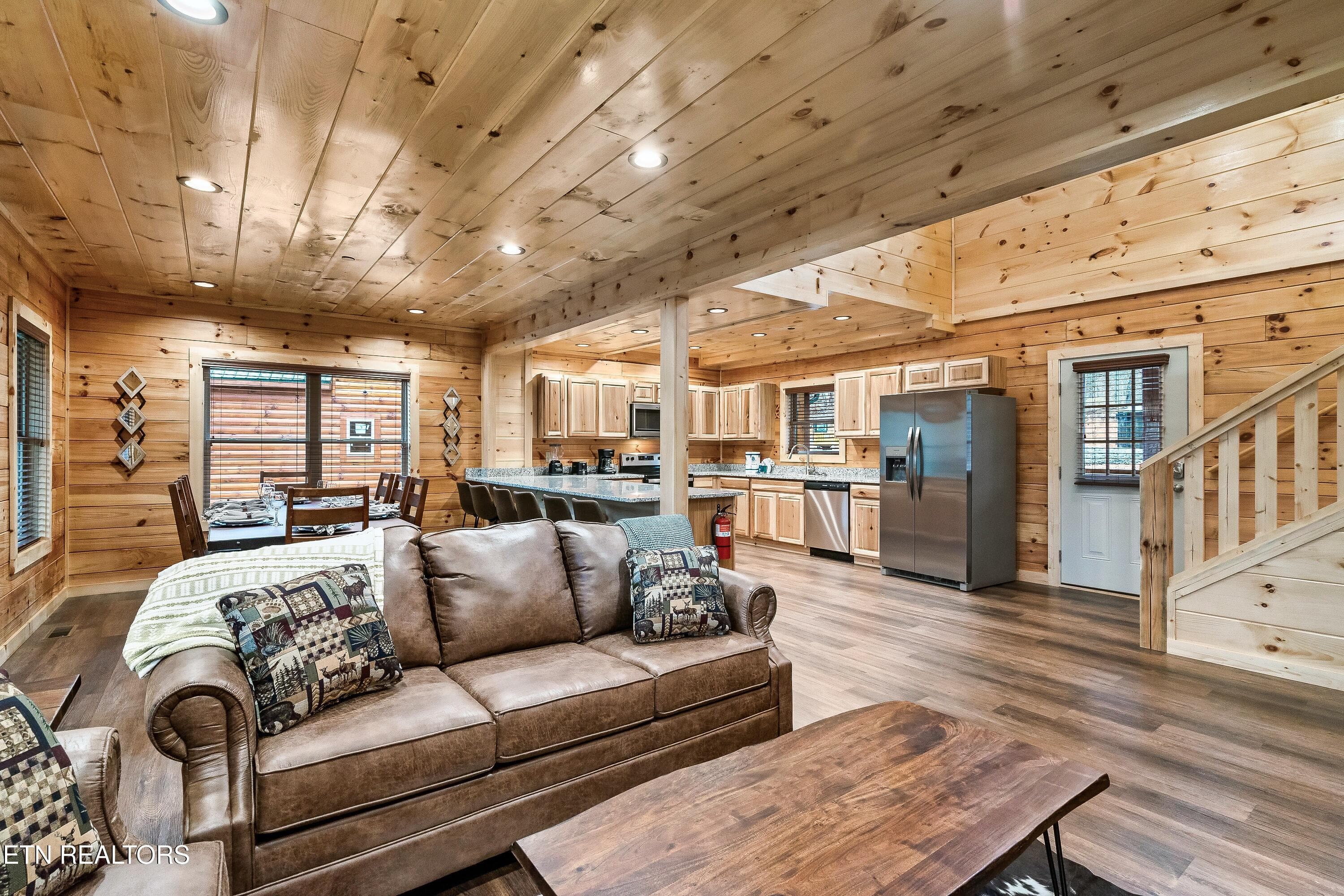809SR-12 - 809 String Run Way, Pigeon Forge, TN 37863