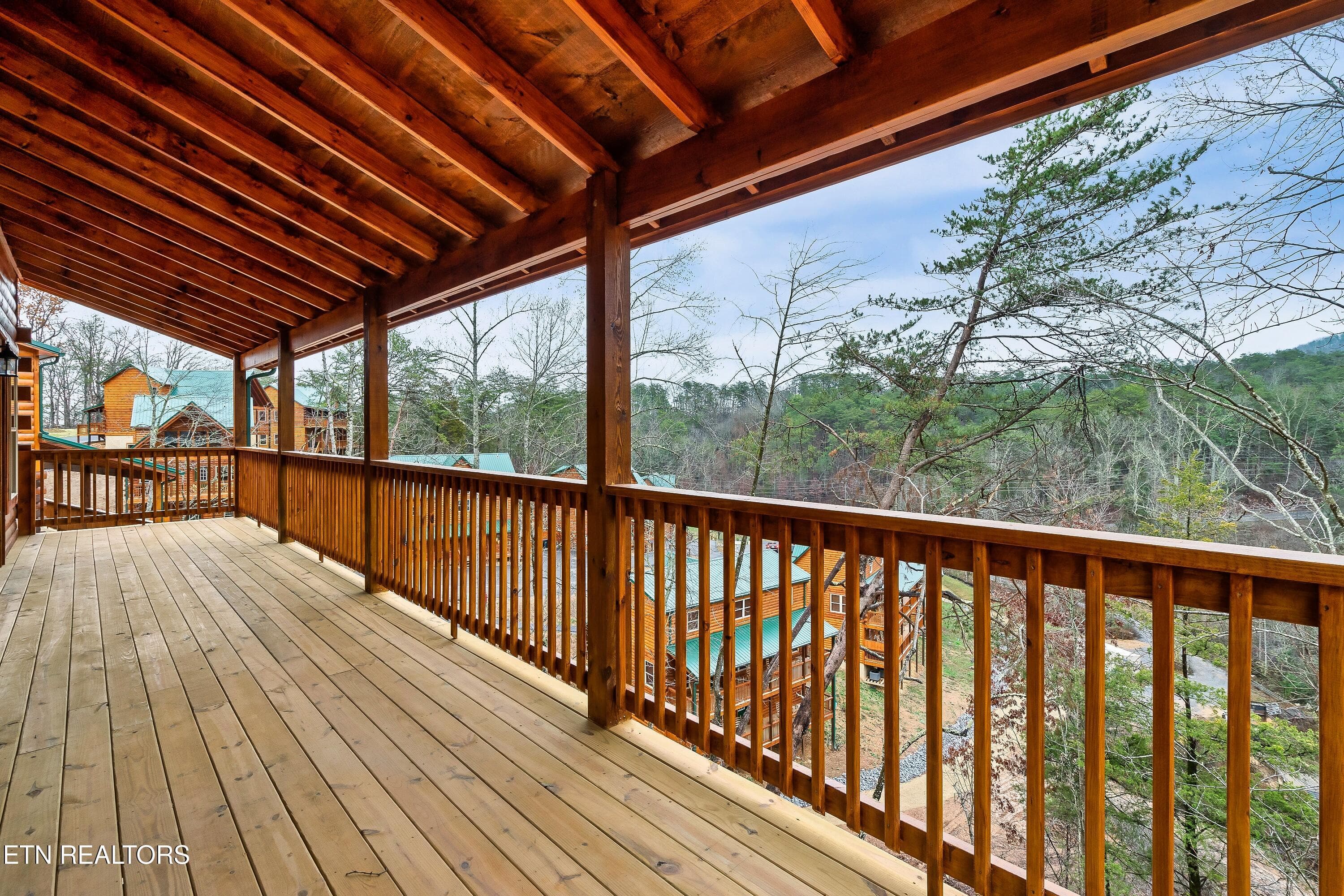 809SR-17 - 809 String Run Way, Pigeon Forge, TN 37863
