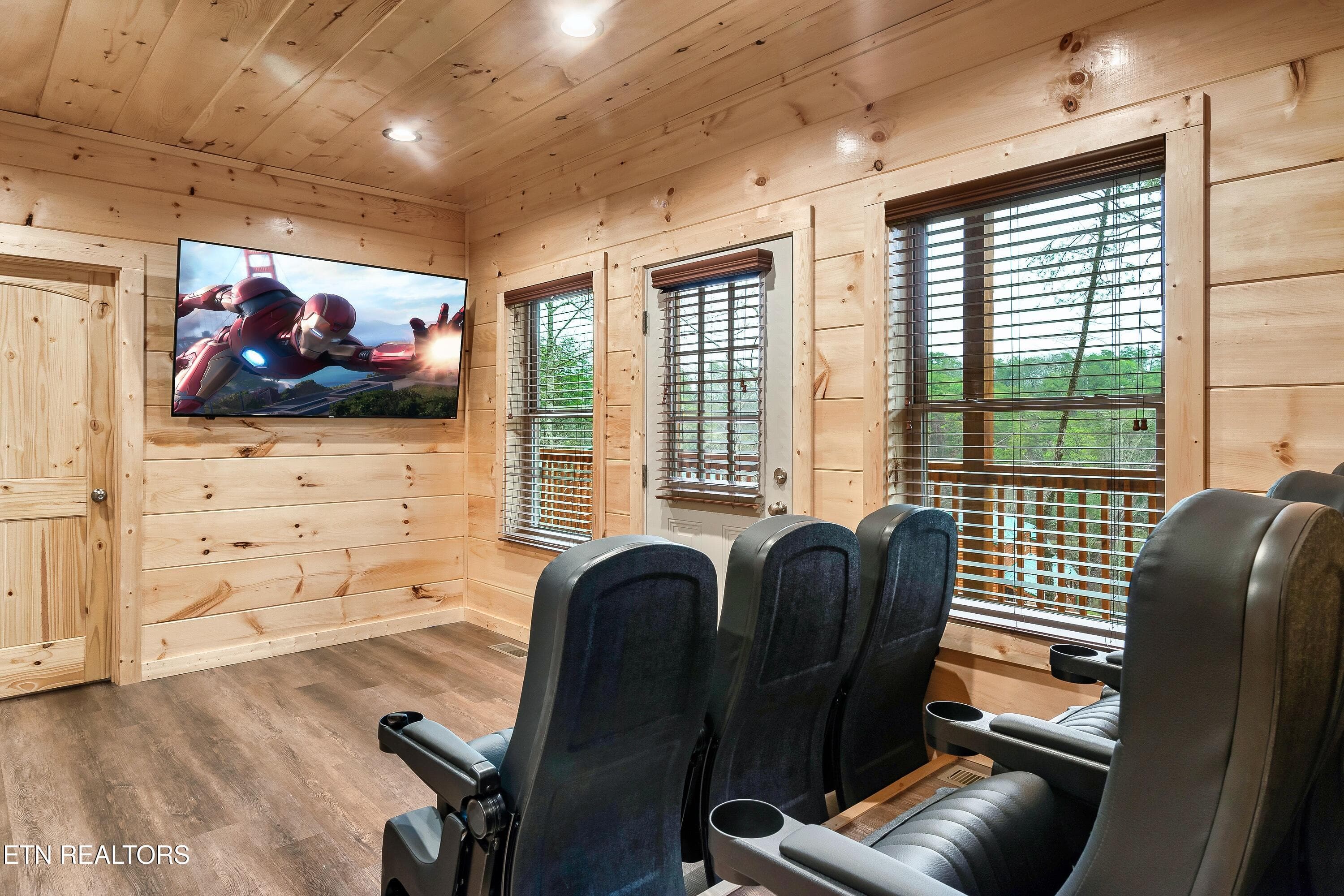 809SR-36 - 809 String Run Way, Pigeon Forge, TN 37863