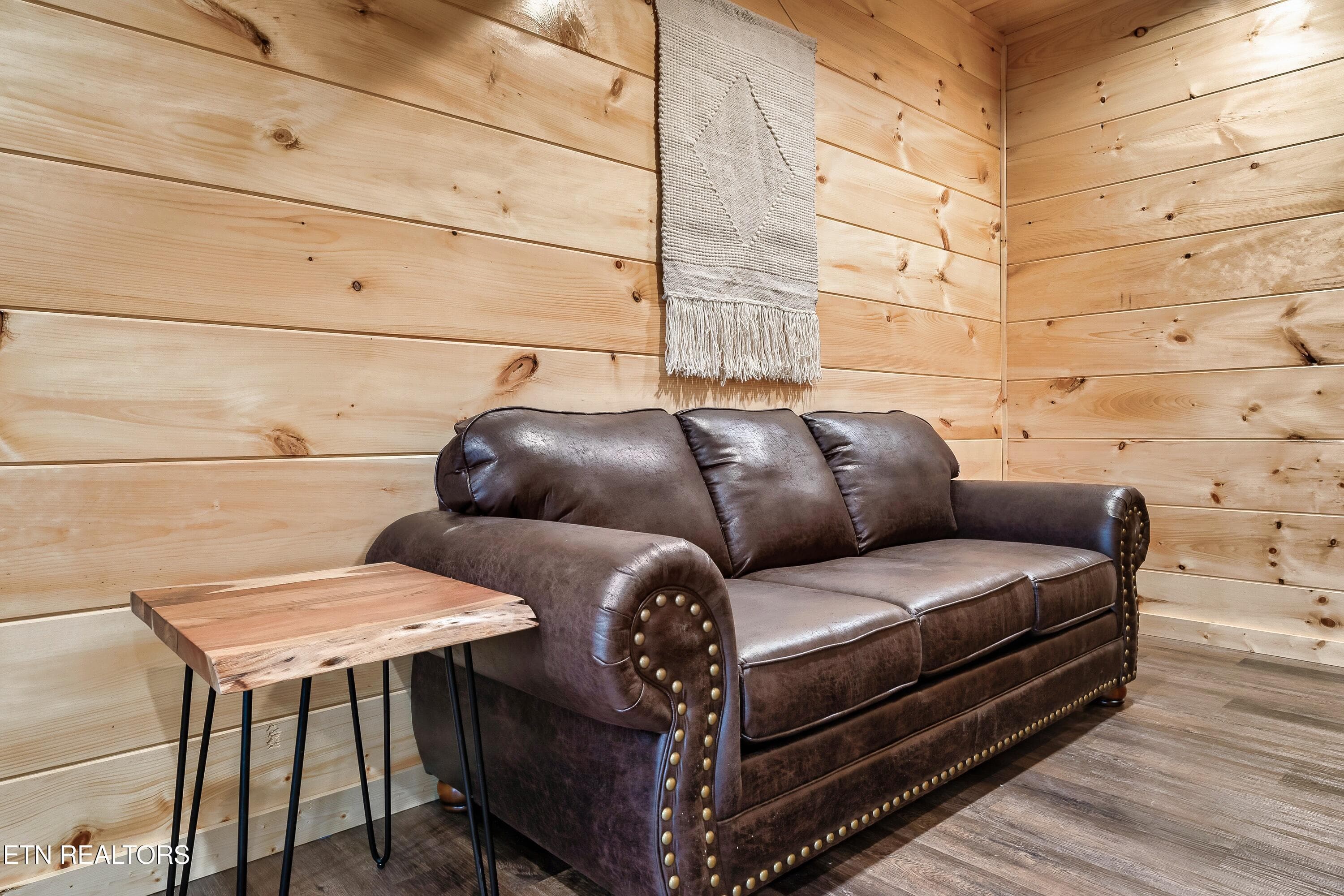 809SR-38 - 809 String Run Way, Pigeon Forge, TN 37863