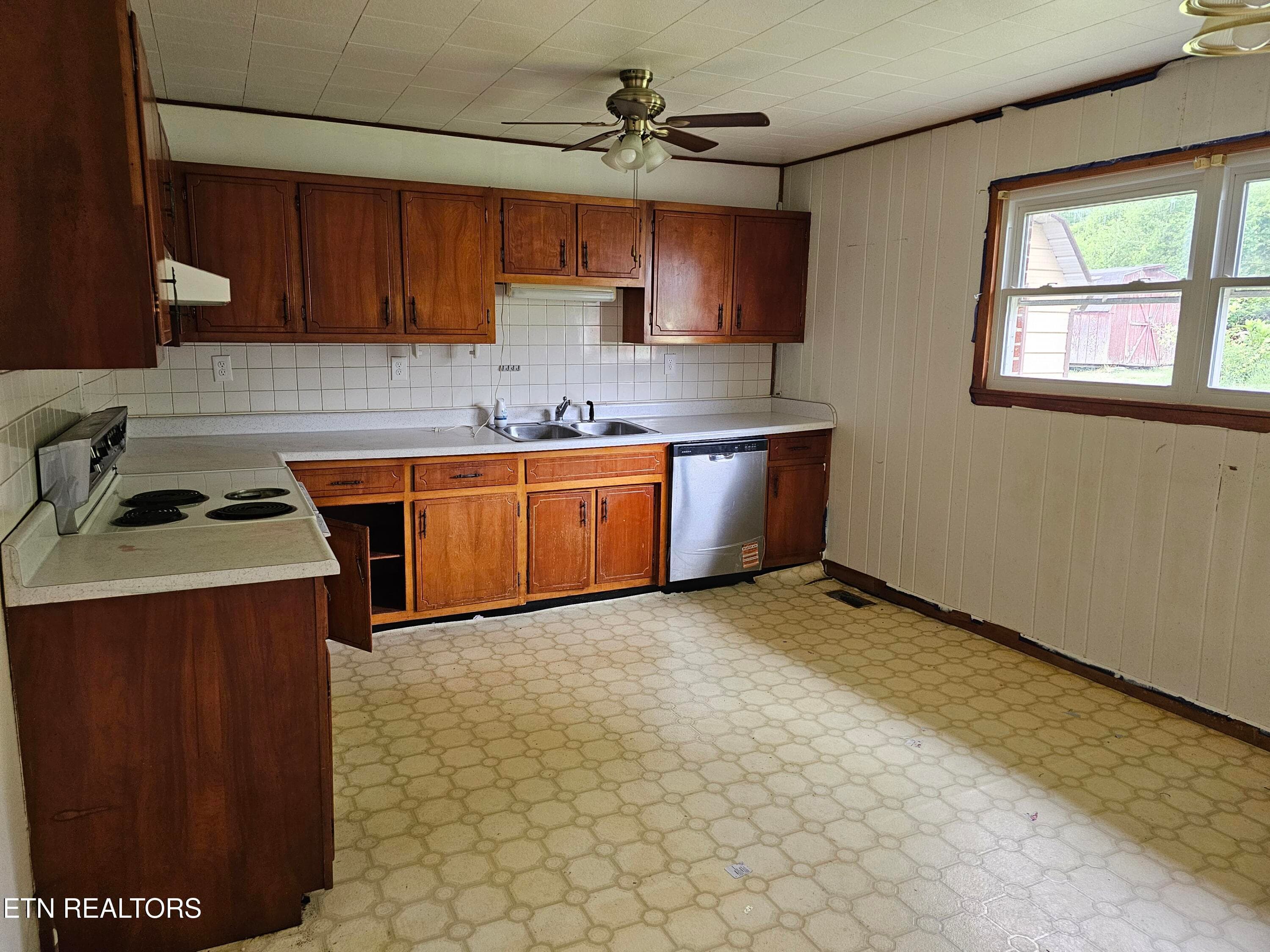 20260428_132121 - 306 Wilson Hurst St, Tazewell, TN 37879