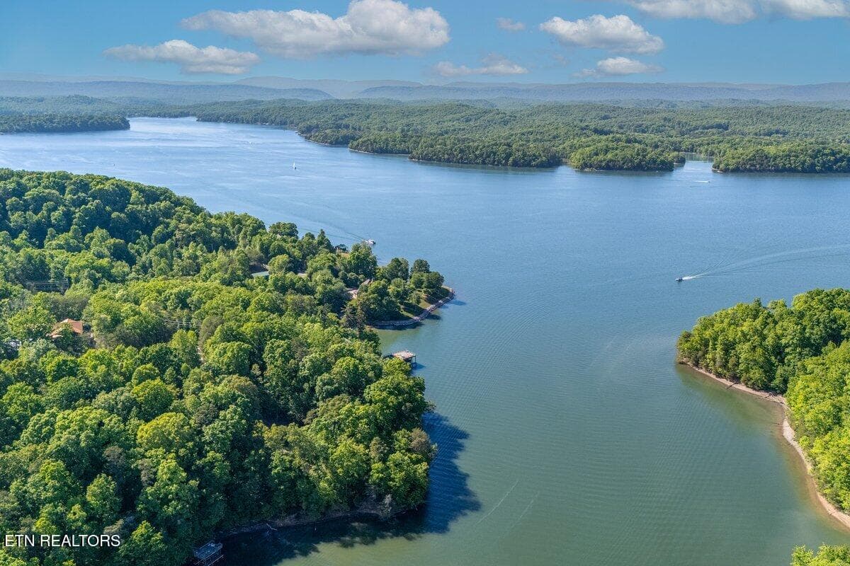 IS 17 - 1196 Indian Shadows Drive 28, Ten Mile, TN 37880