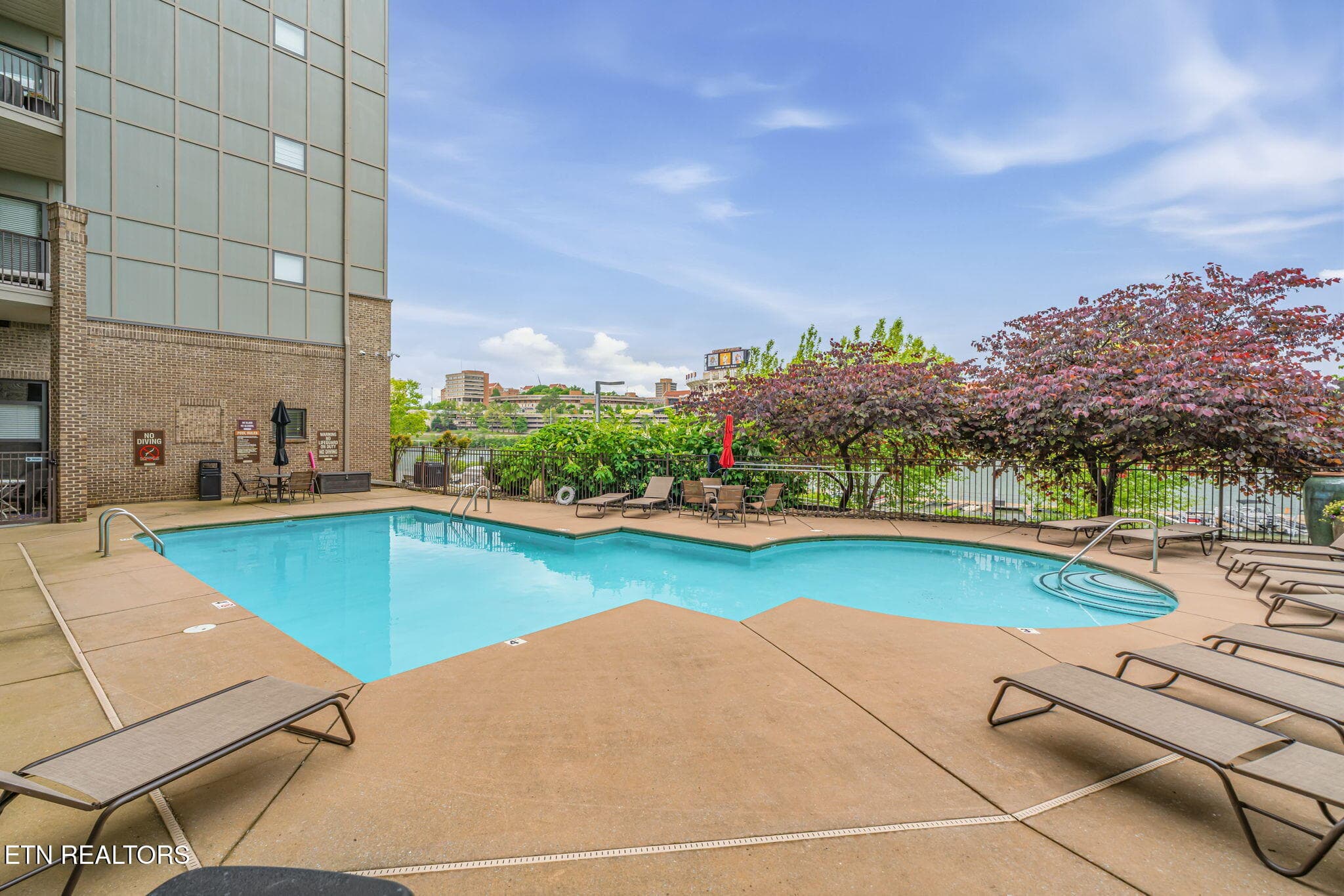 CityView Pool - 445 W Blount Ave 409, Knoxville, TN 37920, Knoxville
