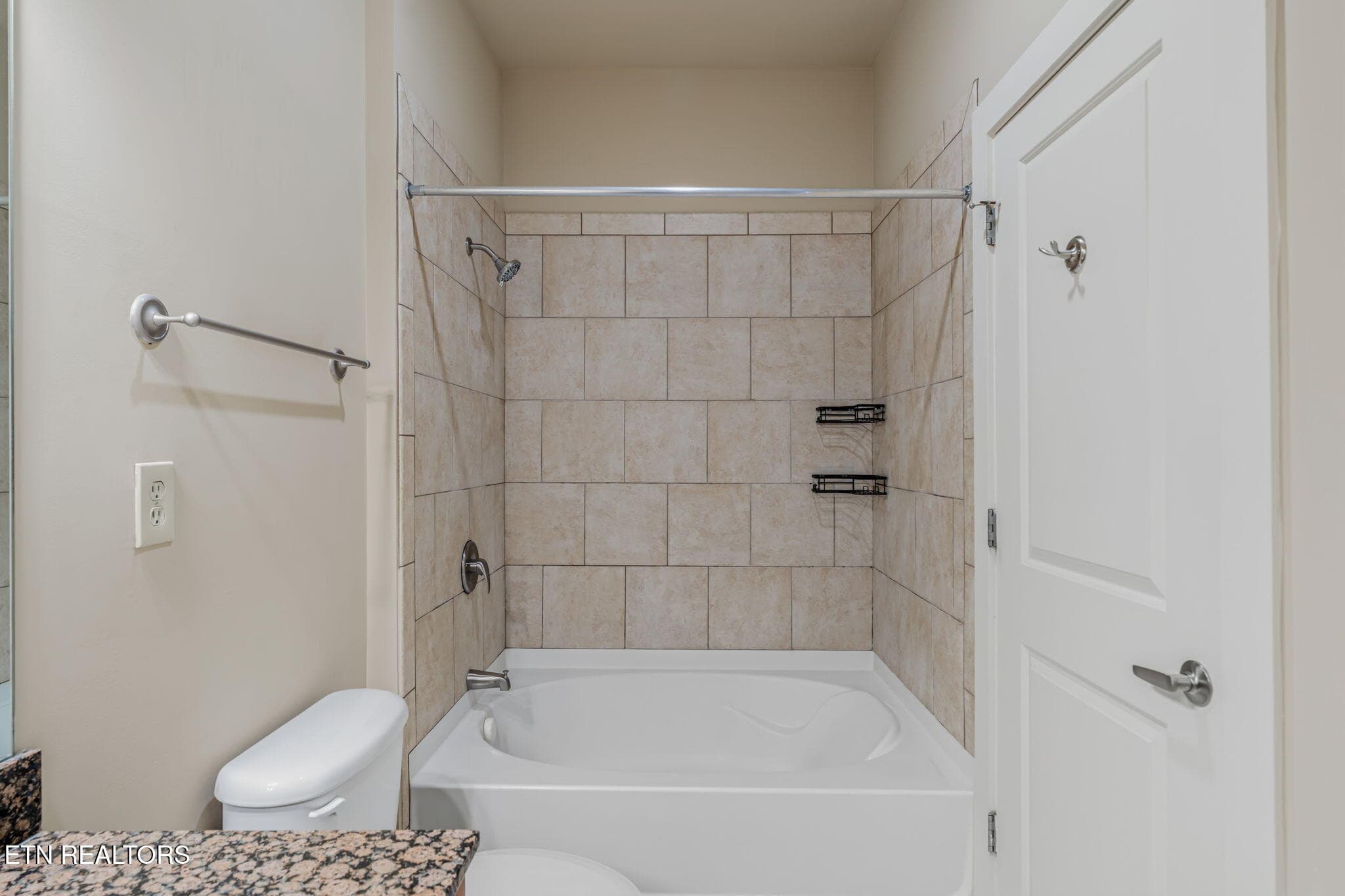 Bathtub - 445 W Blount Ave 409, Knoxville, TN 37920, Knoxville