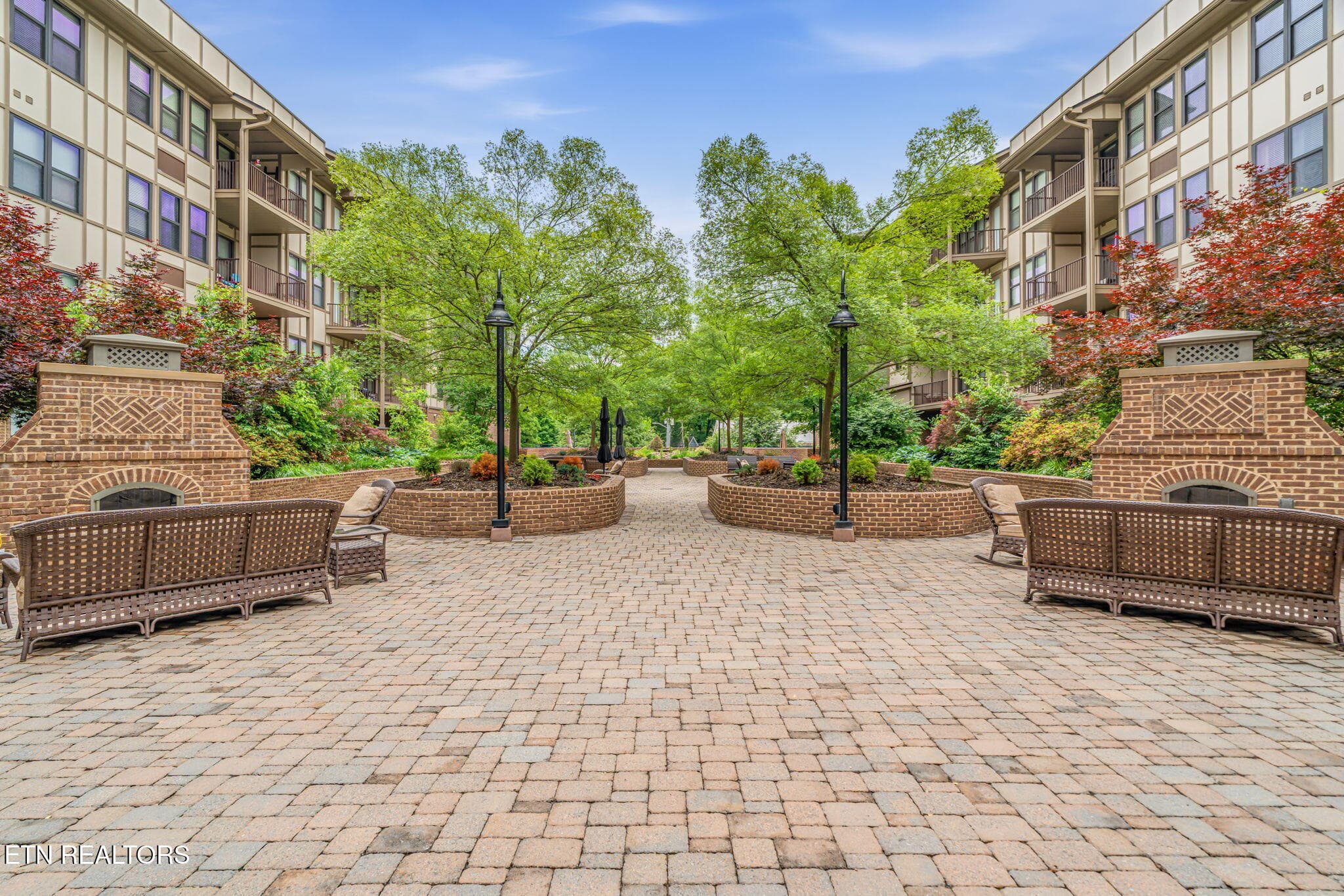 Cityview Courtyard 3 - 445 W Blount Ave 409, Knoxville, TN 37920, Knoxville