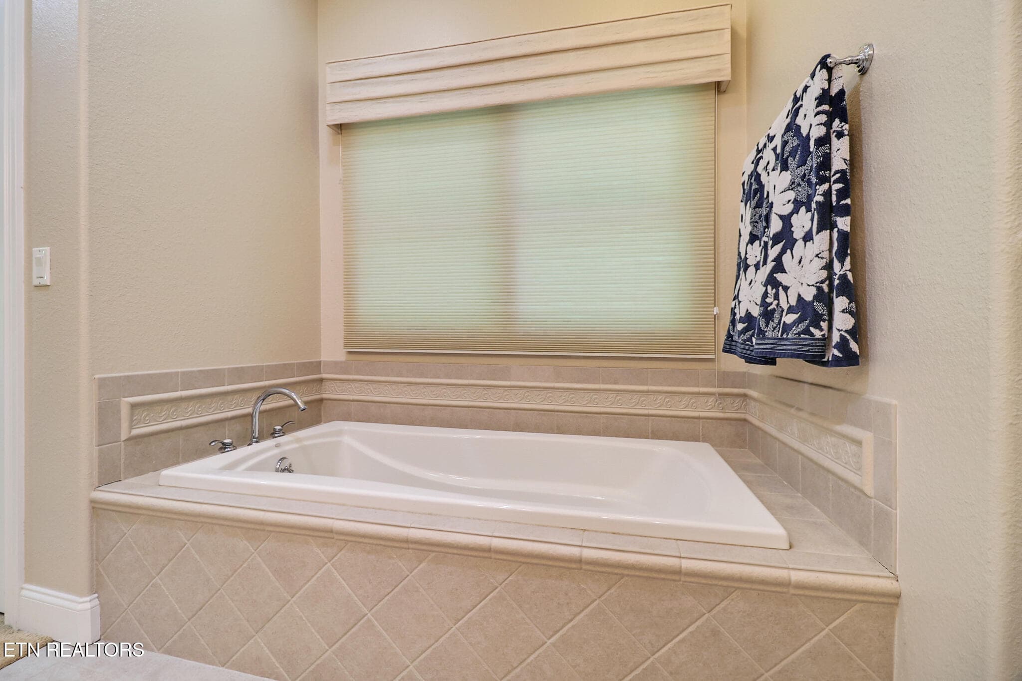 n44a2504-n44a2508 - 126 Mariners Drive, Fairfield Glade, TN 38558