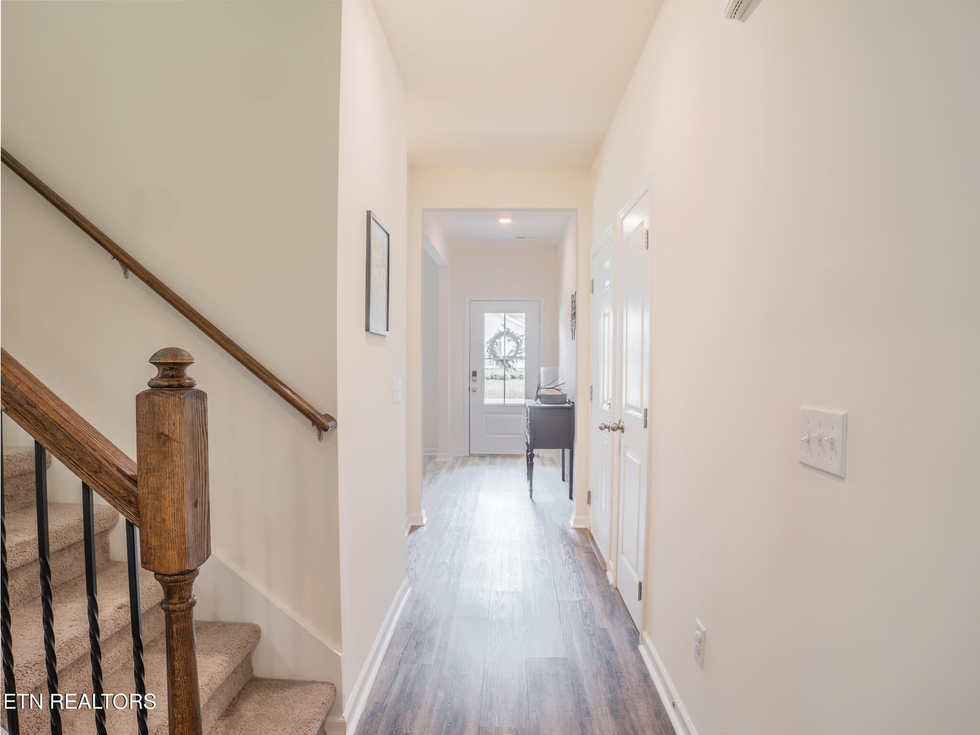 Entry Hallway - 142 Thistle Drive, Bluff City, TN 37618