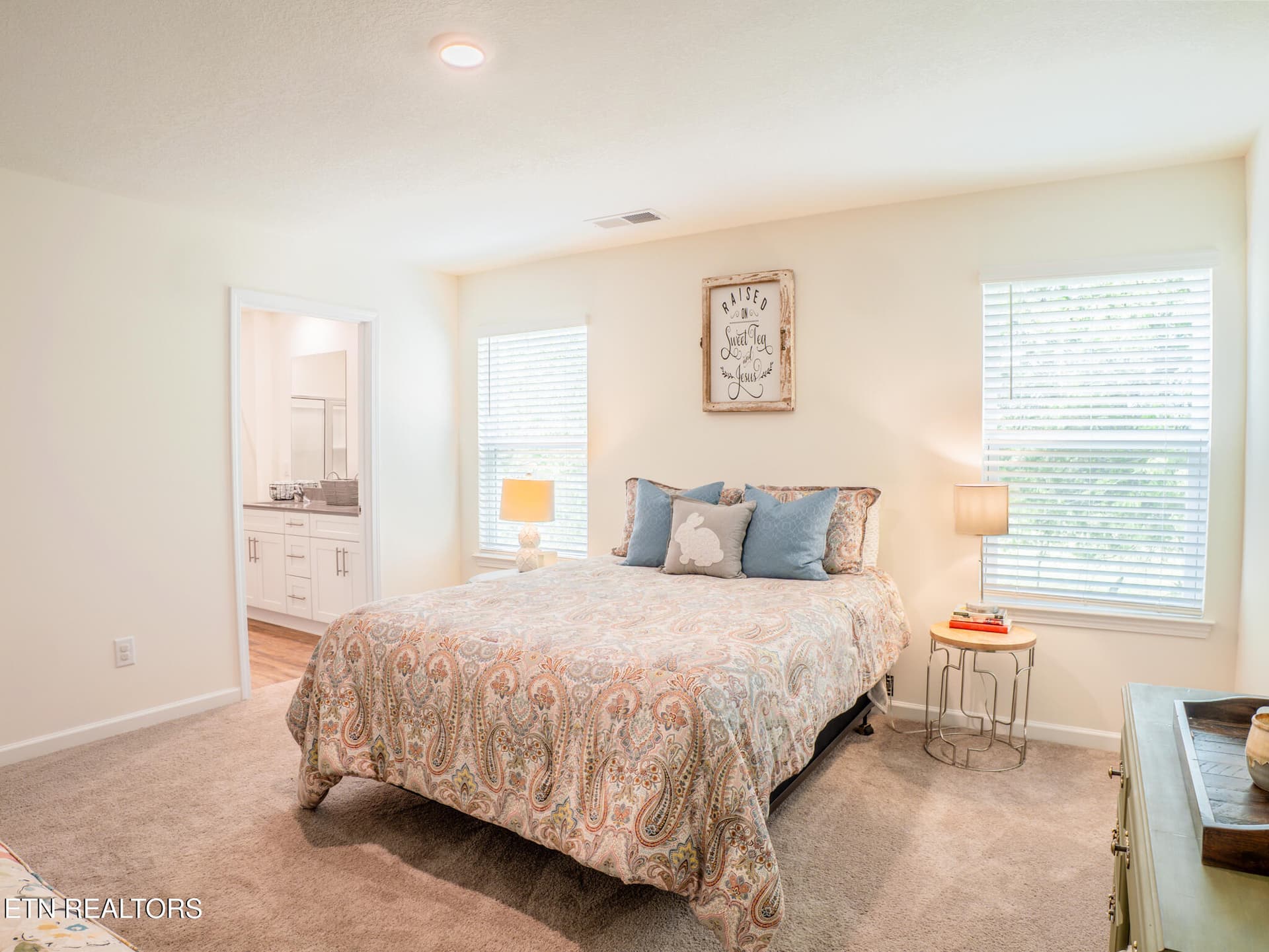 2nd Level Primary Ensuite - 142 Thistle Drive, Bluff City, TN 37618
