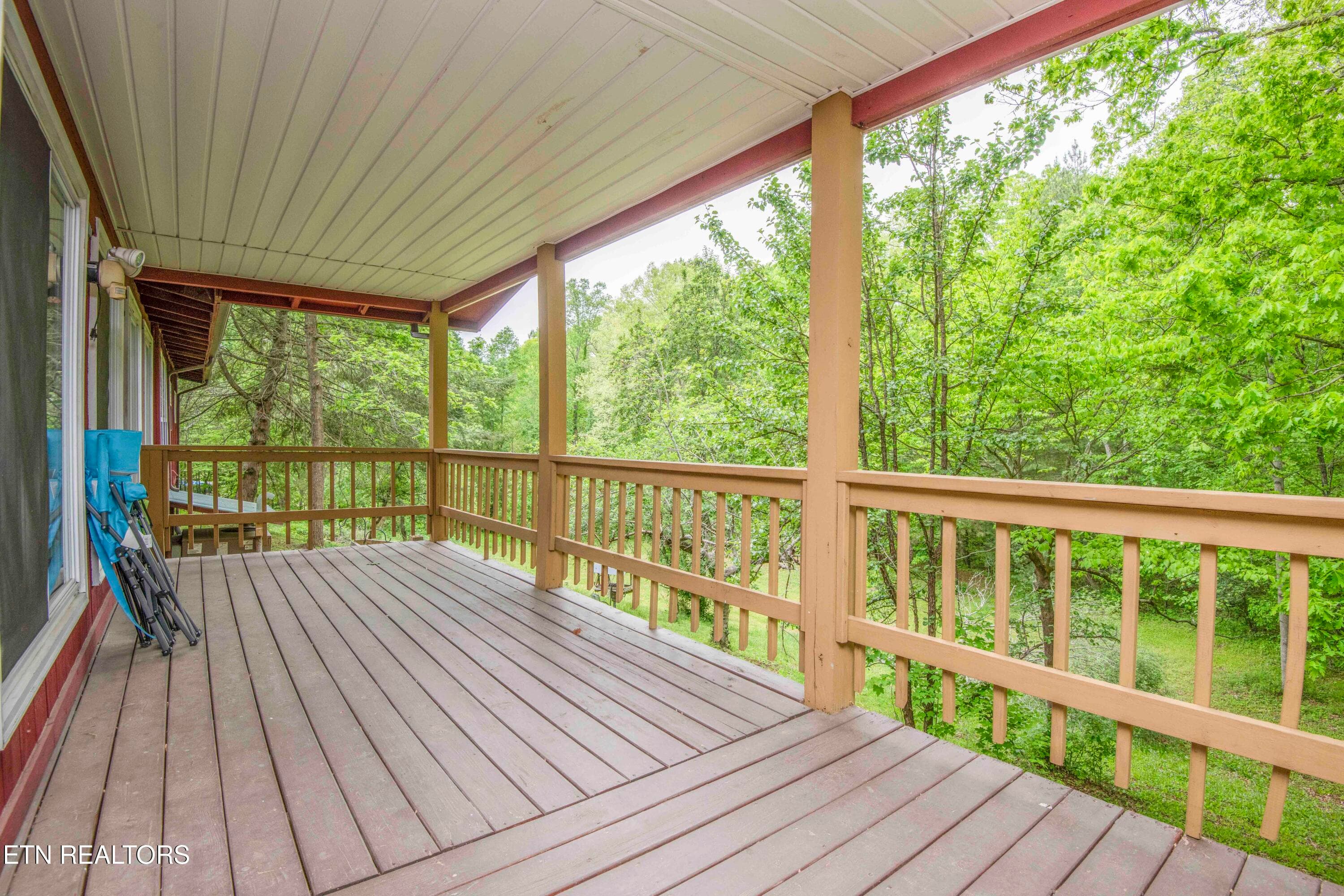 Back Deck - 355 Eli Lane, Oneida, TN 37841