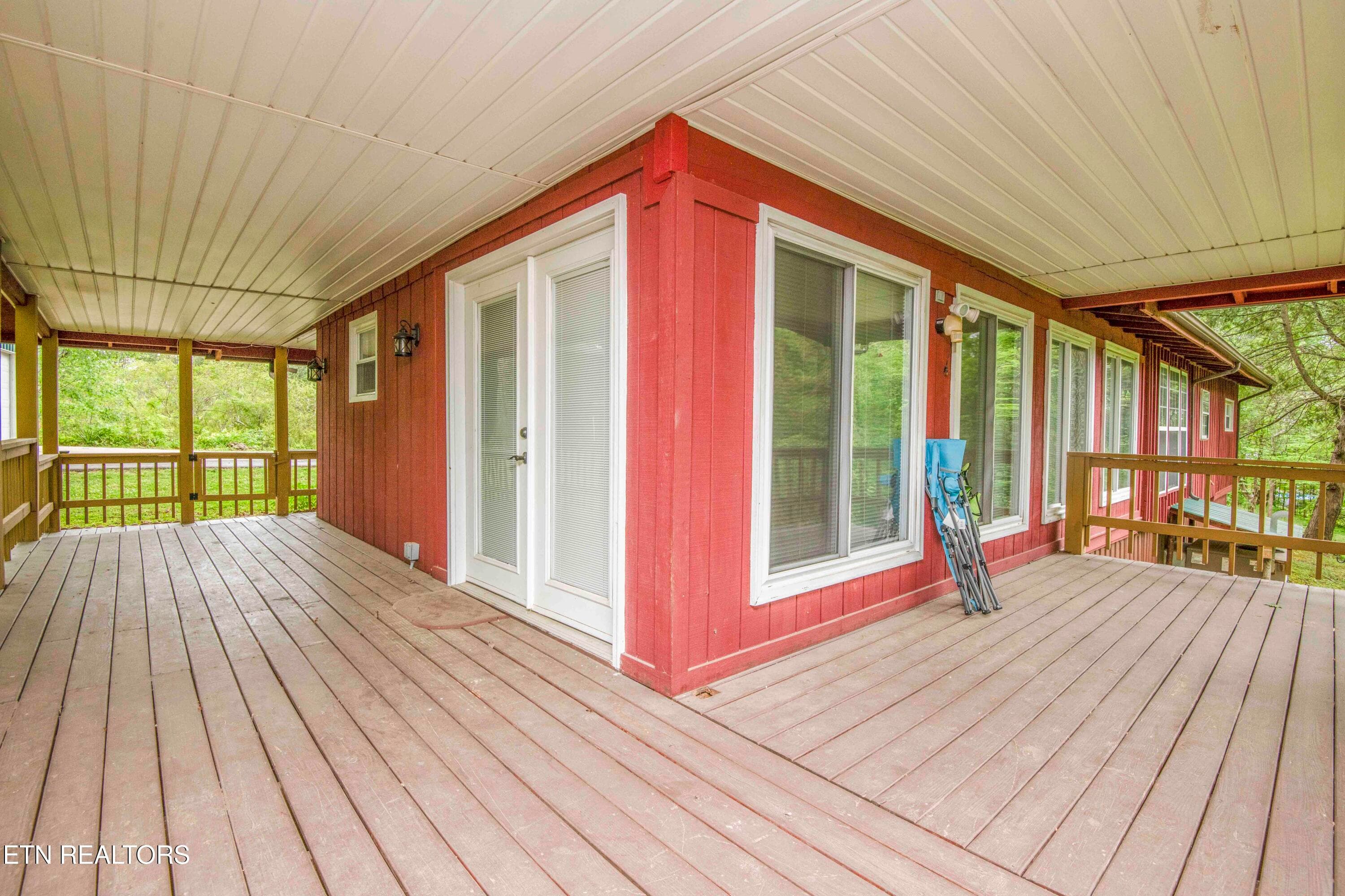 Wrap Around Deck - 355 Eli Lane, Oneida, TN 37841