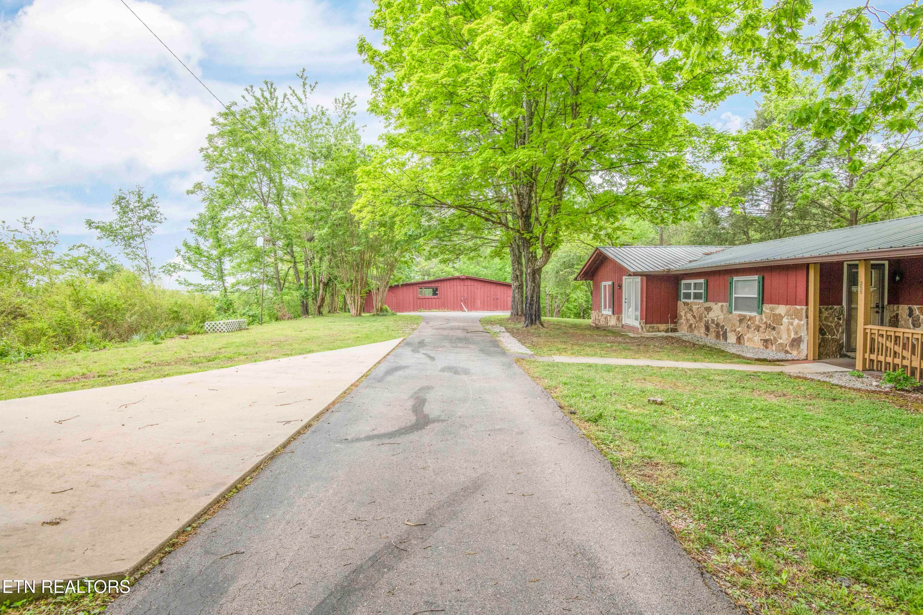Front View - 355 Eli Lane, Oneida, TN 37841