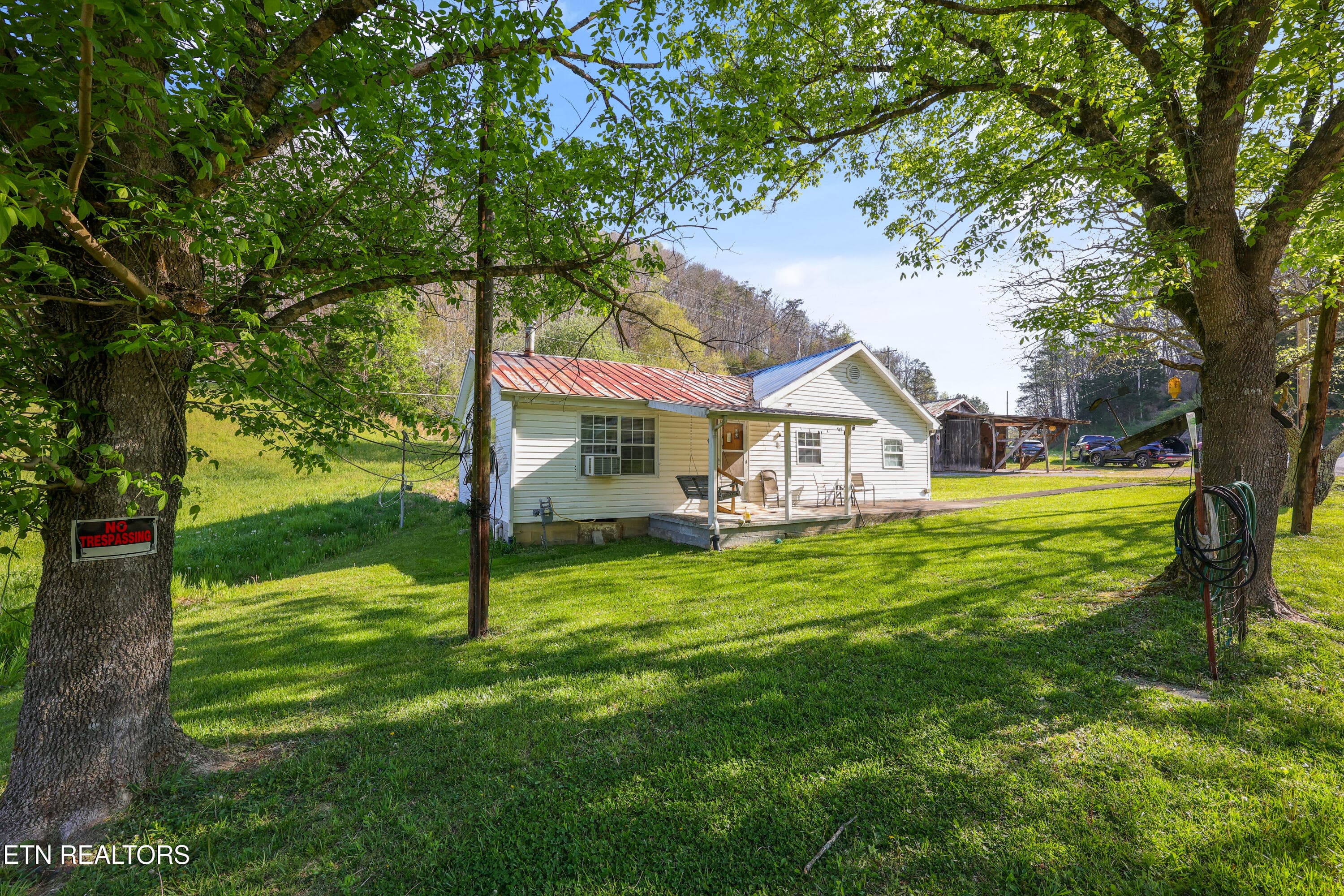IMG_0184 - 542 Back Valley Rd, Sneedville, TN 37869, Sneedville