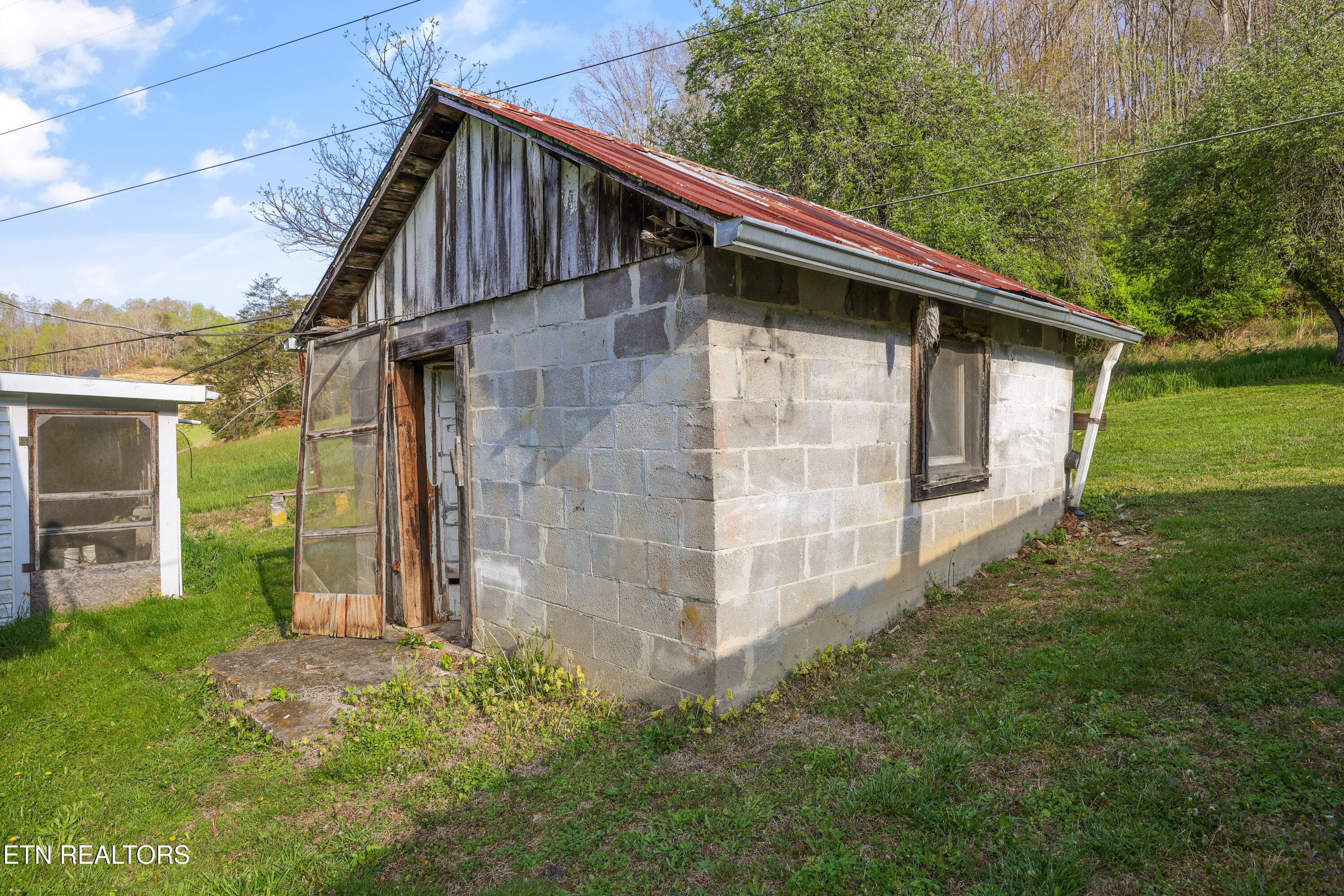 IMG_0199 - 542 Back Valley Rd, Sneedville, TN 37869, Sneedville