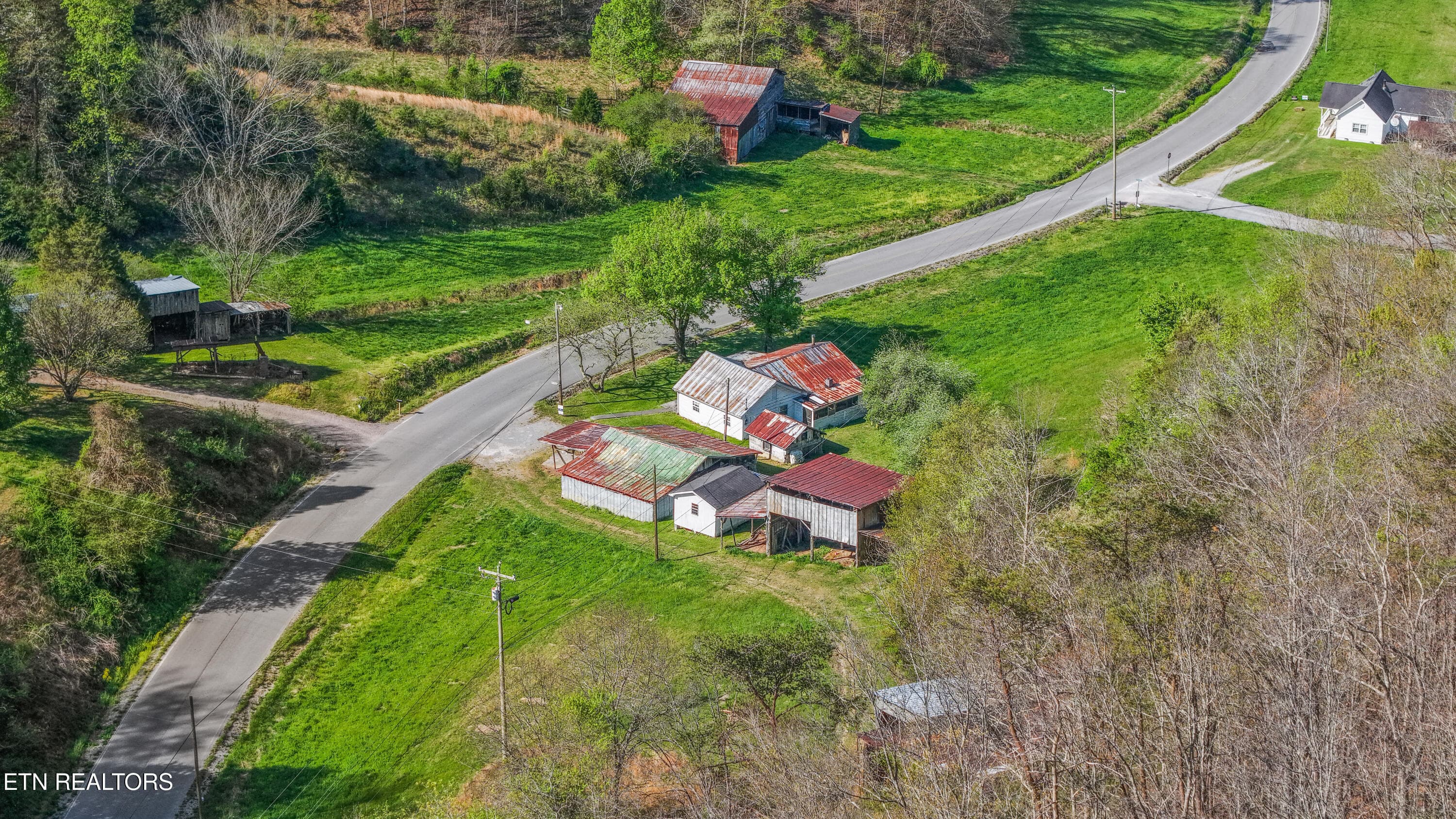 IMG_0211 - 542 Back Valley Rd, Sneedville, TN 37869, Sneedville
