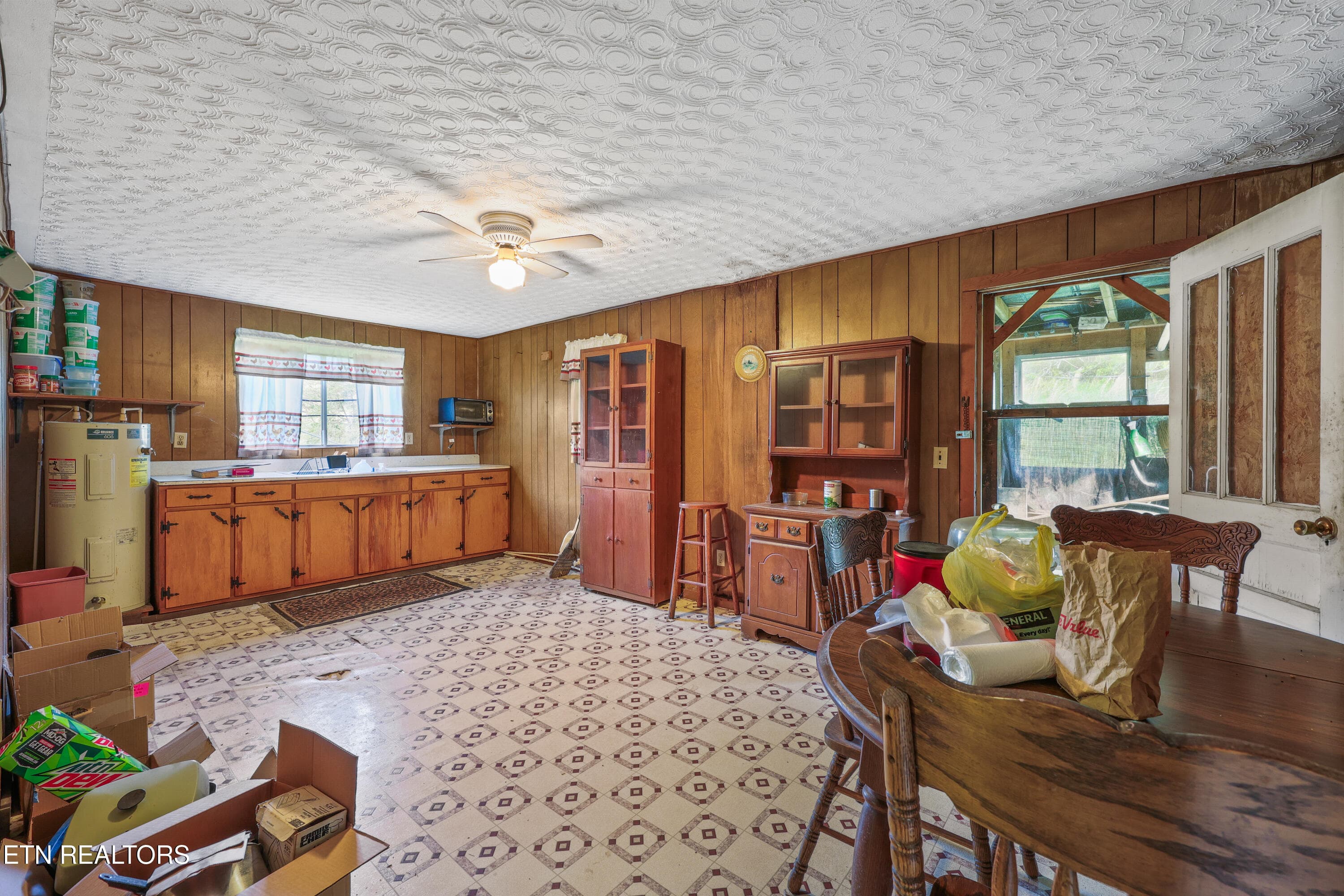 IMG_0195 - 542 Back Valley Rd, Sneedville, TN 37869, Sneedville
