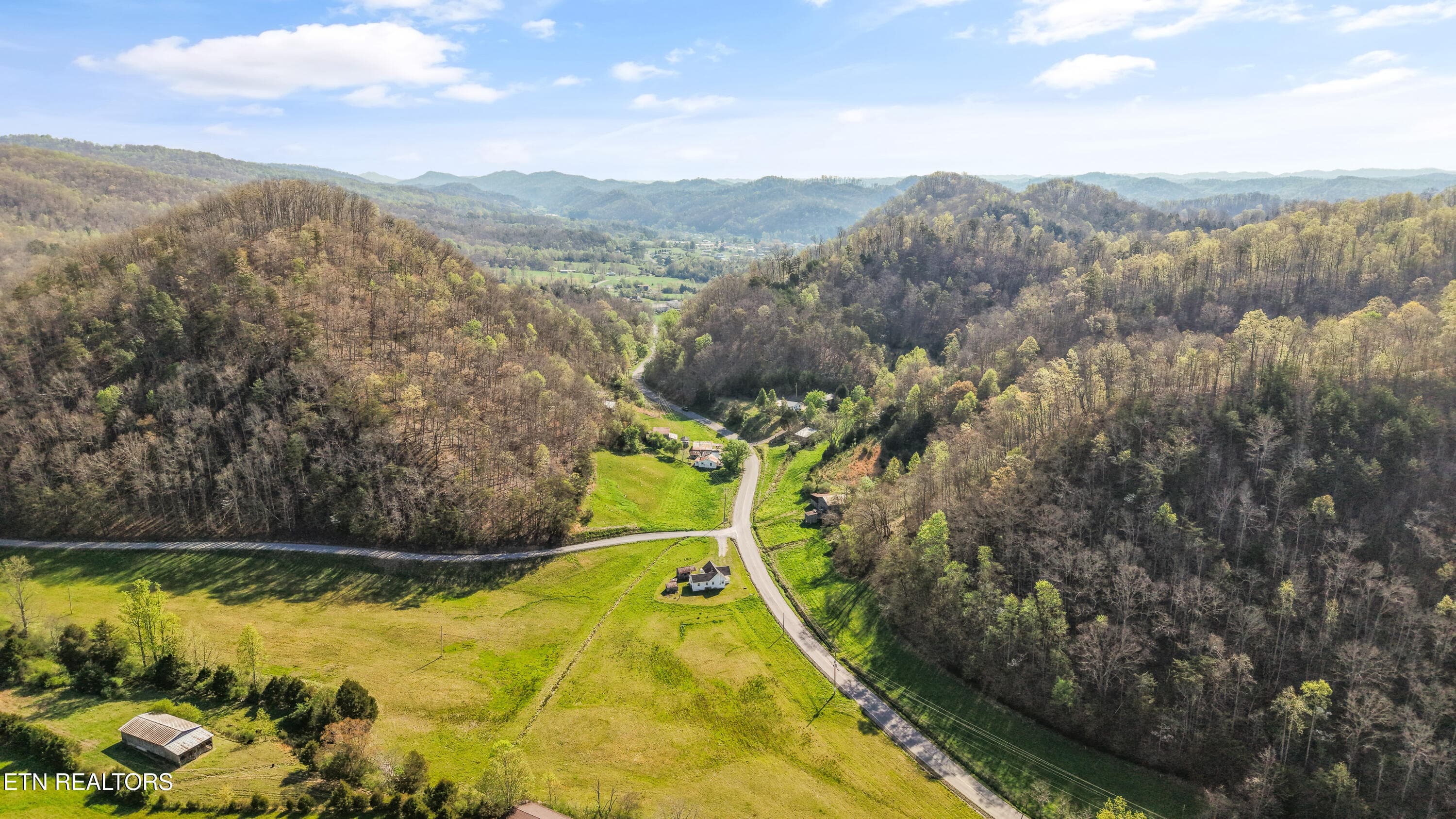 IMG_0215 - 542 Back Valley Rd, Sneedville, TN 37869, Sneedville