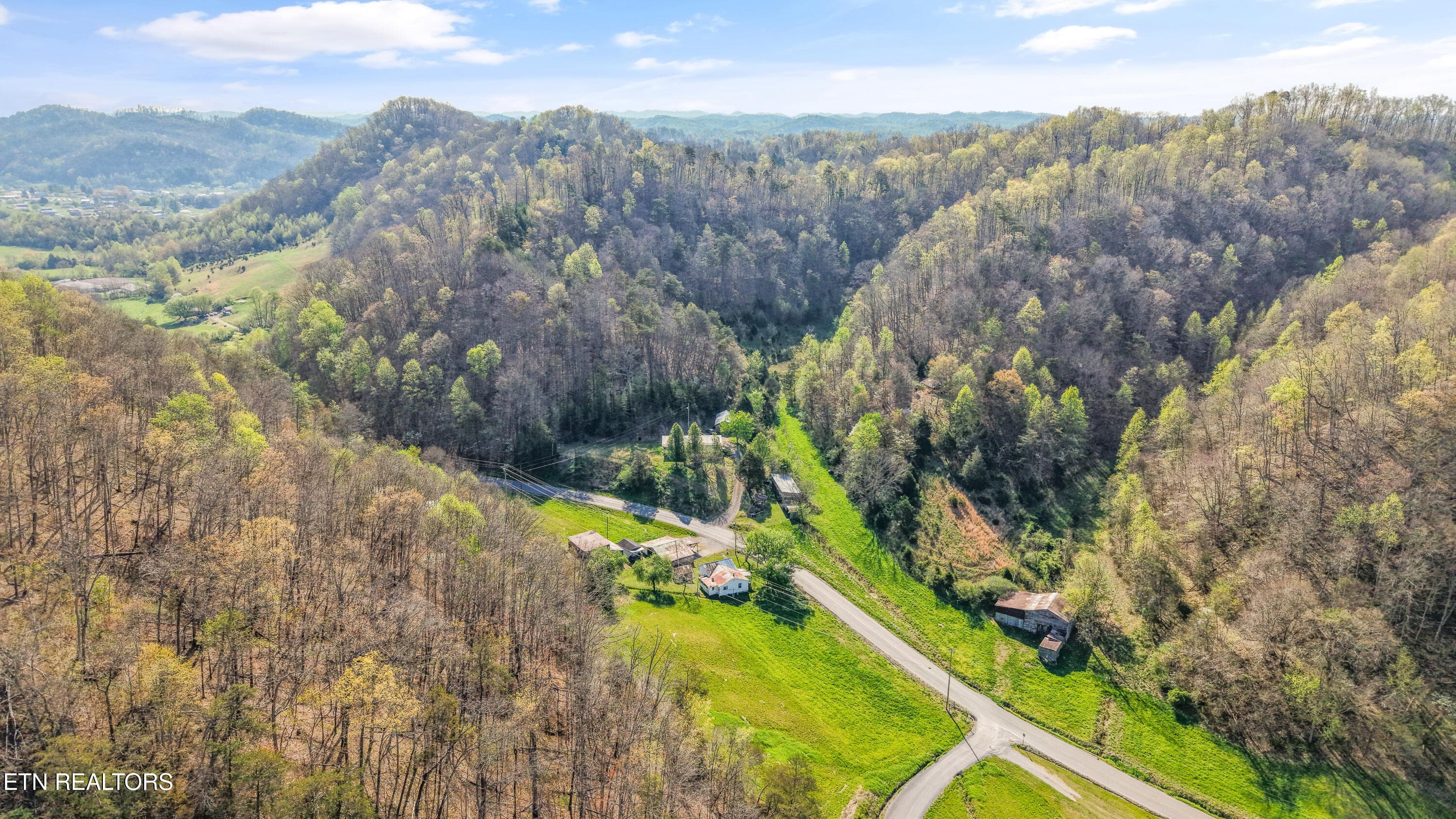 IMG_0213 - 542 Back Valley Rd, Sneedville, TN 37869, Sneedville