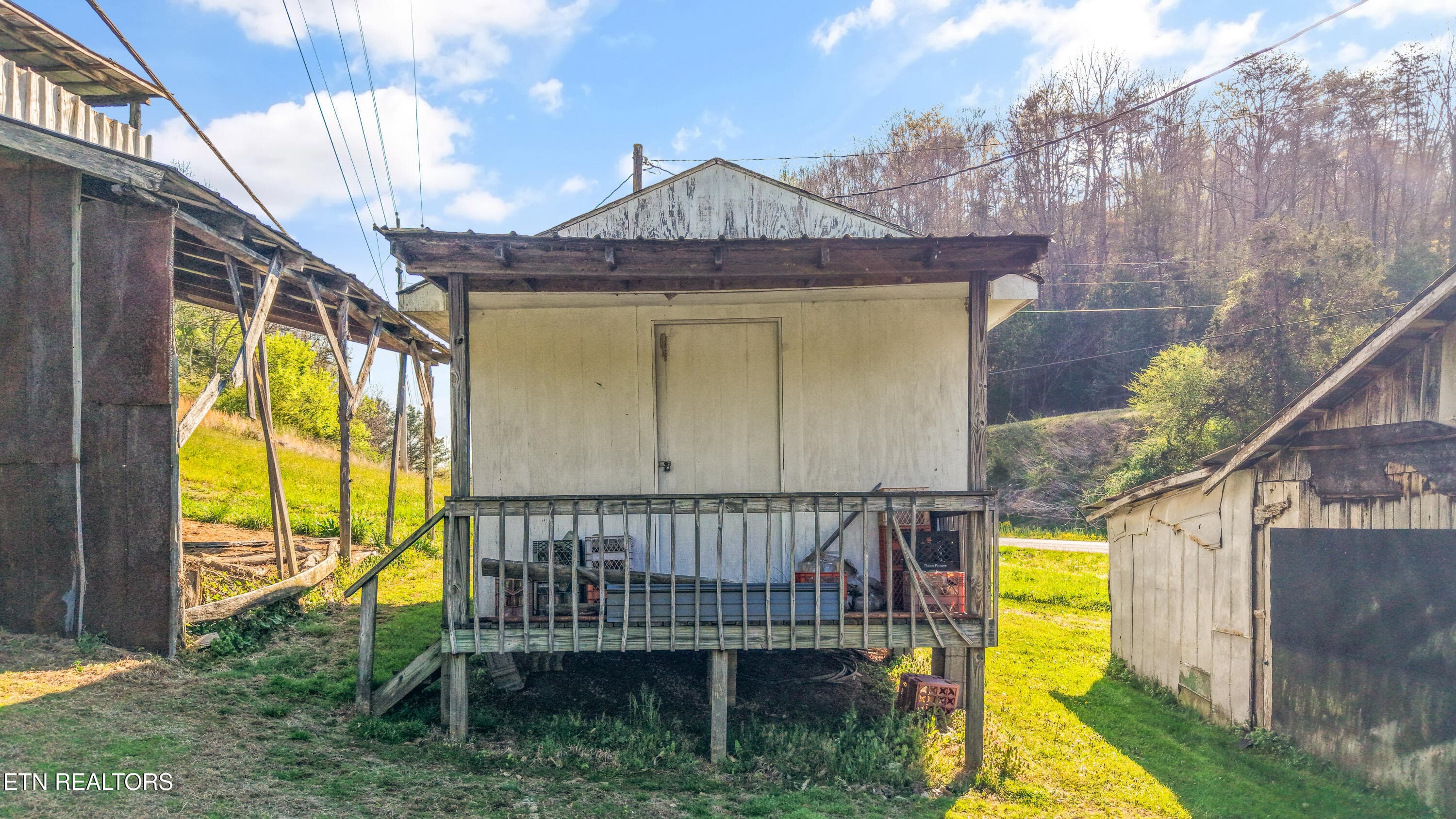 IMG_0205 - 542 Back Valley Rd, Sneedville, TN 37869, Sneedville