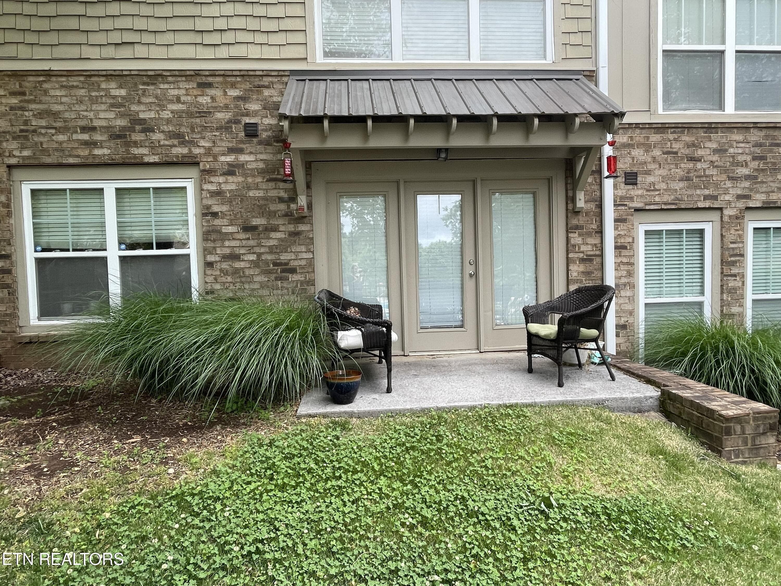Back Porch - 3831 Cherokee Woods Way 102, Knoxville, TN 37920, Knoxville