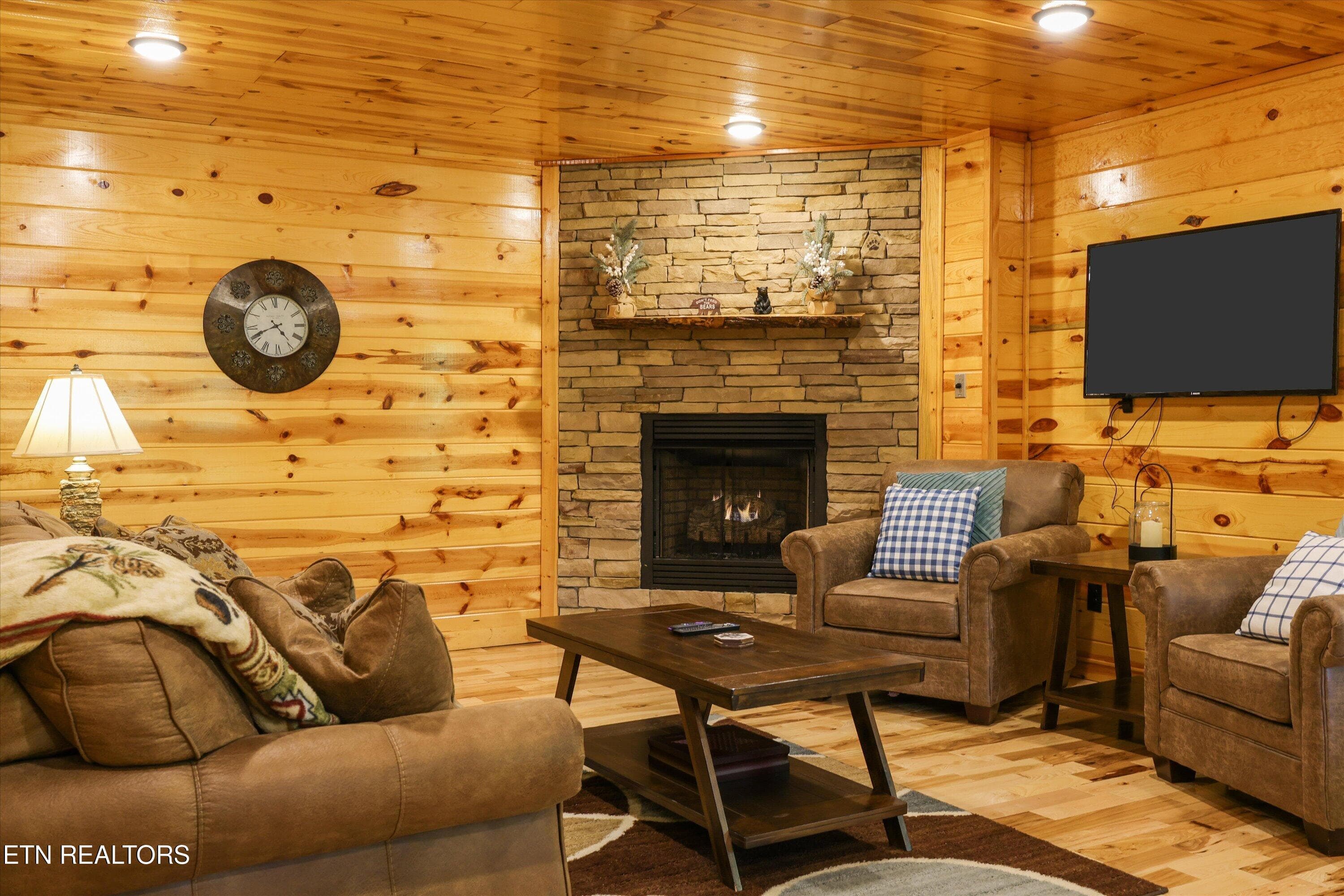 33-1622 Misty Holw Wy29 - 1622 Misty Hollow Way, Gatlinburg, TN 37738, Gatlinburg
