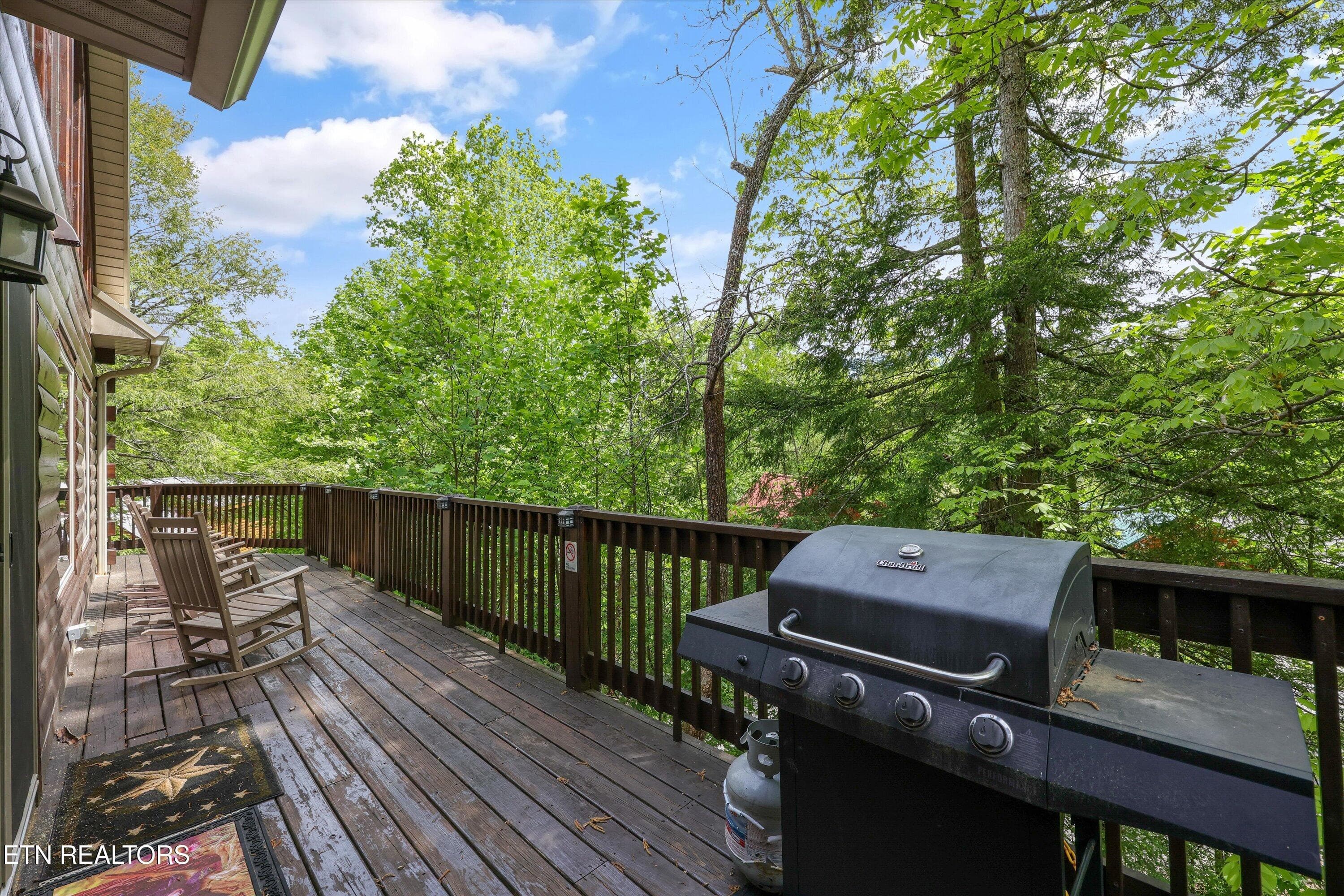 47-1622 Misty Holw Wy41 - 1622 Misty Hollow Way, Gatlinburg, TN 37738, Gatlinburg