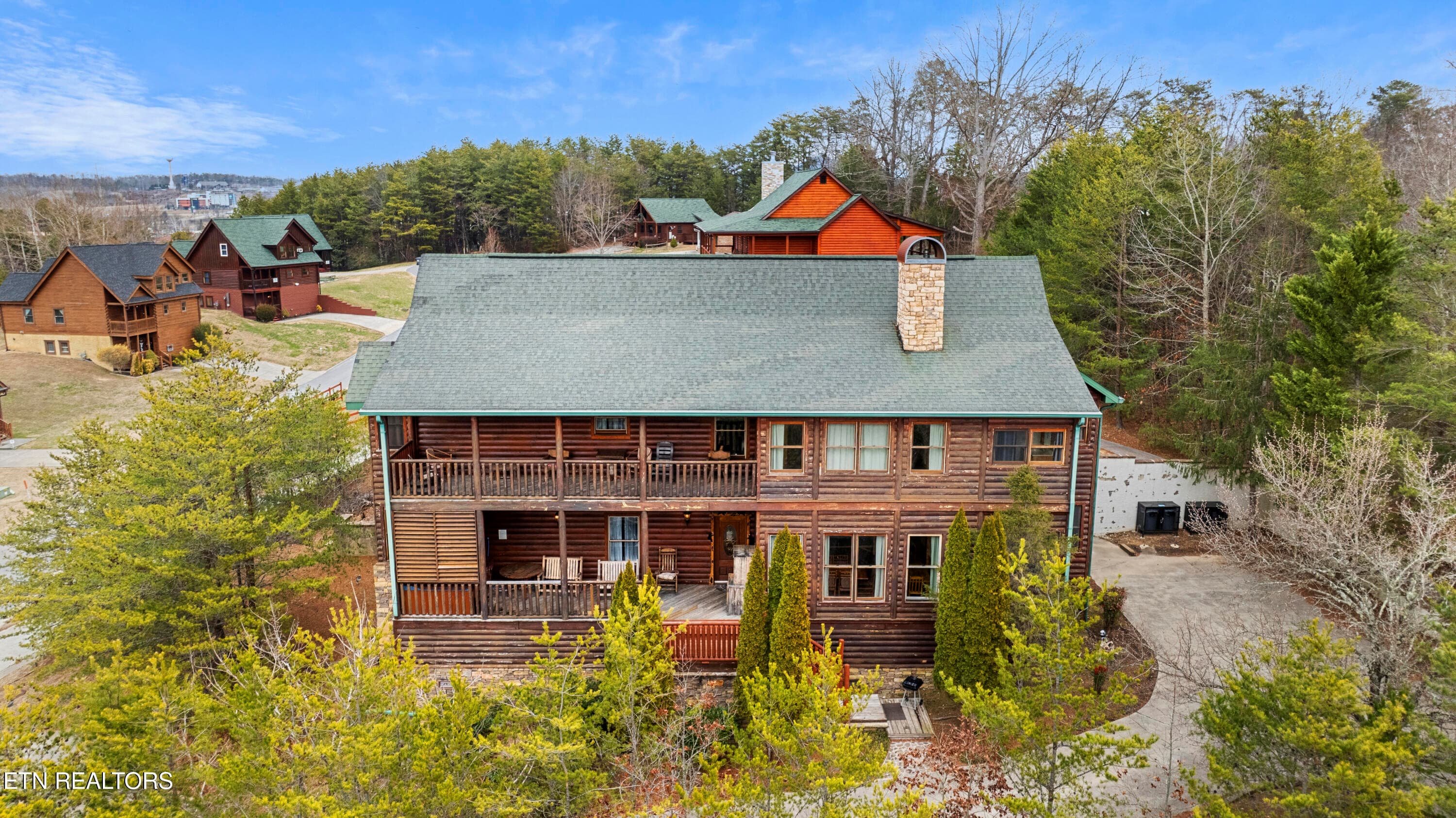 2818 Seth Rd, Pigeon Forge, TN 37863