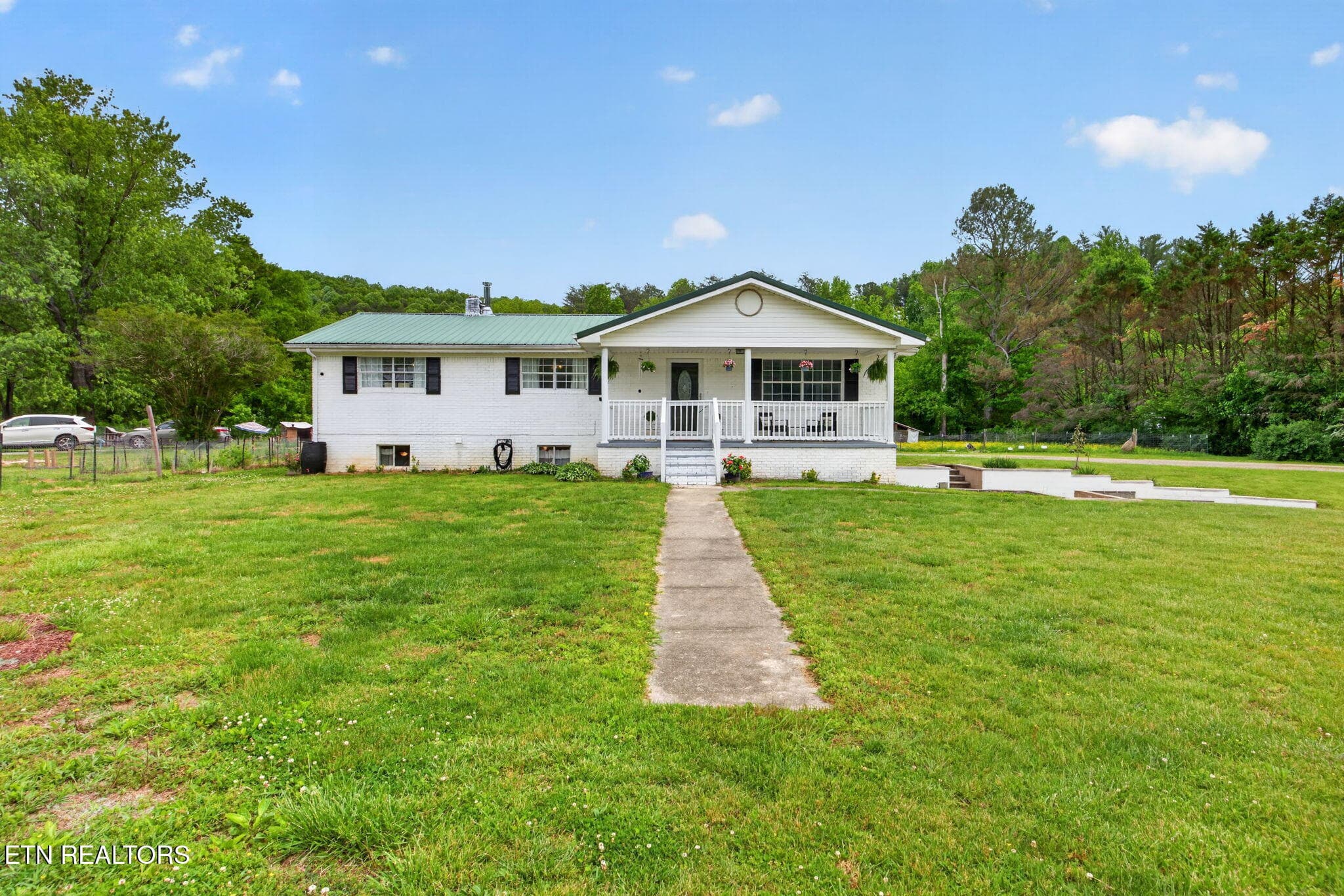 PRETTY MOUNTAIN VIEWS - 14910 Old State Highway 28, Pikeville, TN 37367