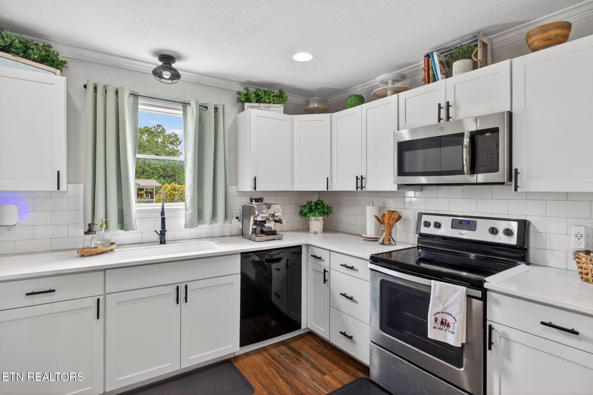 KITCHEN - 14910 Old State Highway 28, Pikeville, TN 37367